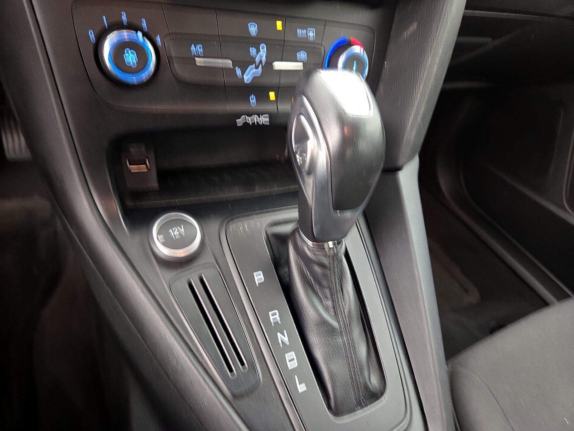 Thumbnail: 2015 Ford Focus - 17