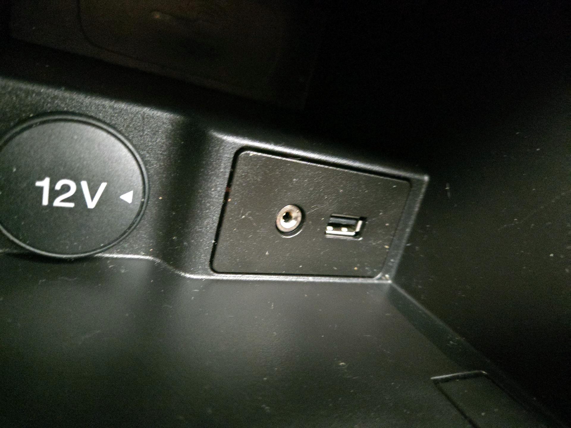 Thumbnail: 2015 Ford Focus - 18