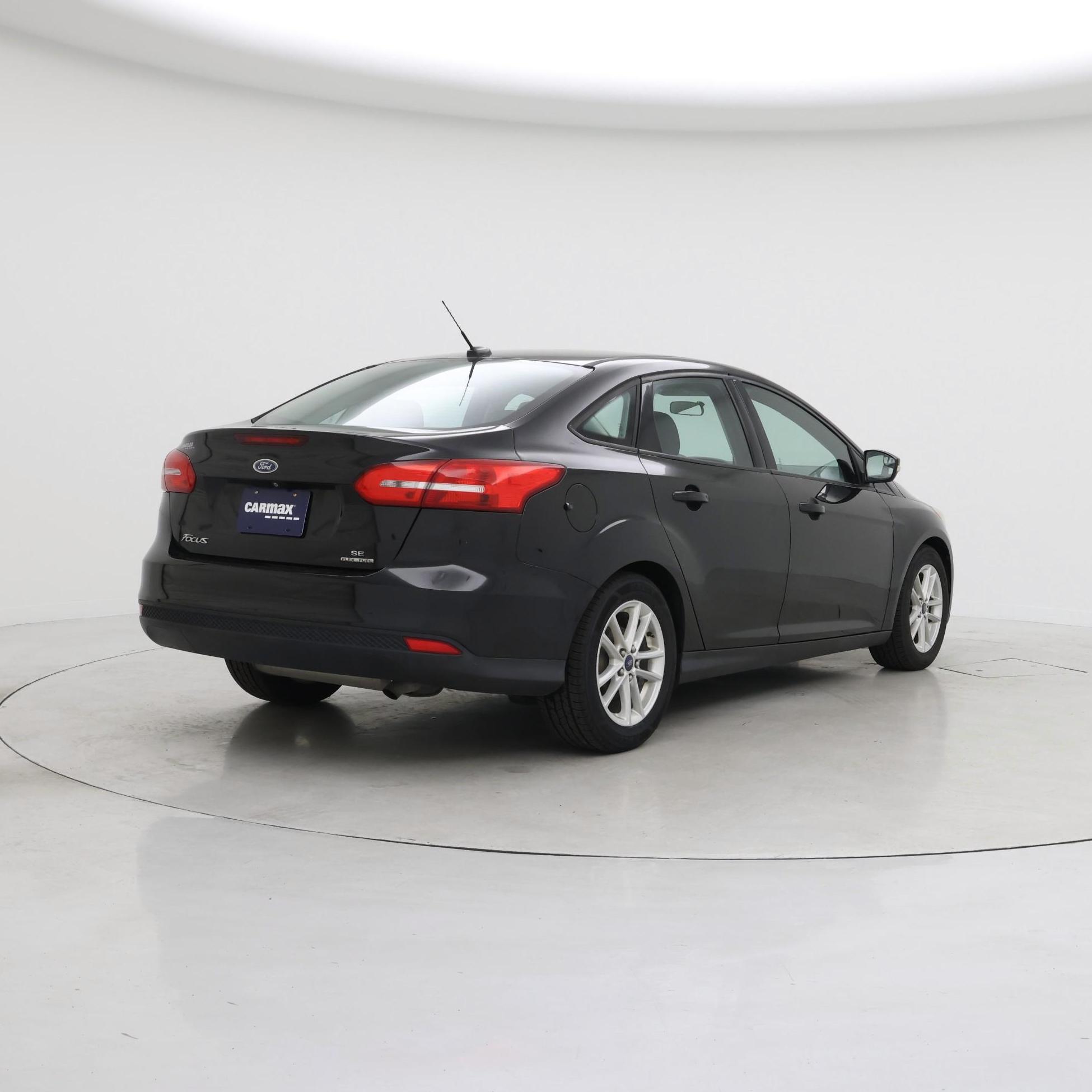 Thumbnail: 2015 Ford Focus - 8