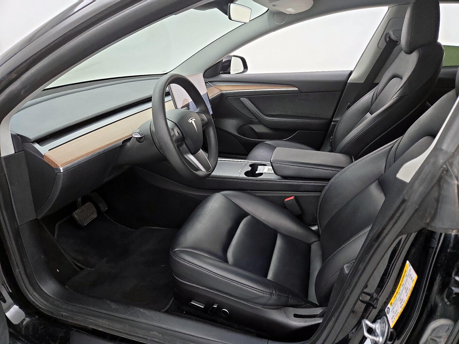 Thumbnail: 2022 Tesla Model 3 - 11