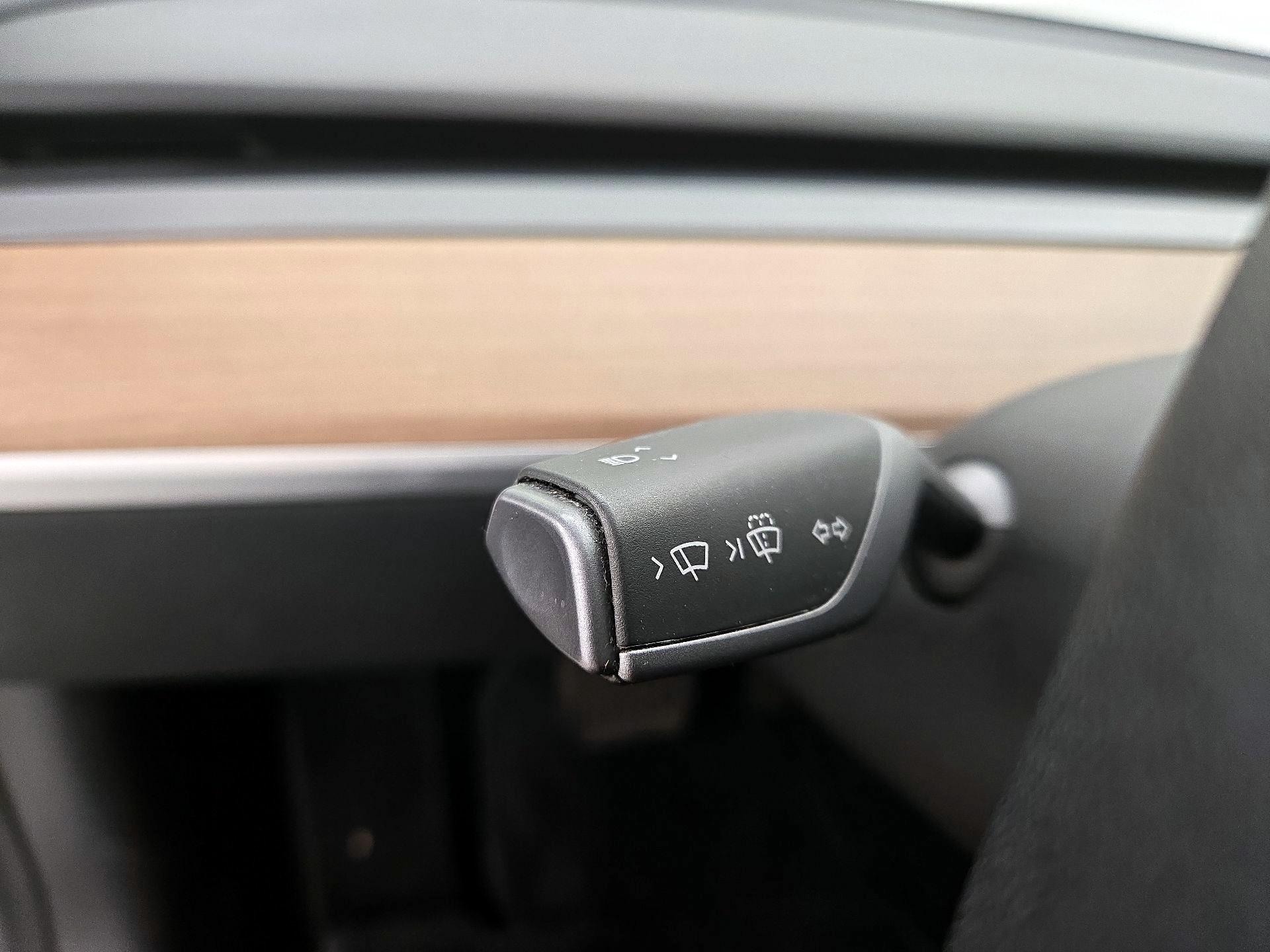 Thumbnail: 2022 Tesla Model 3 - 13