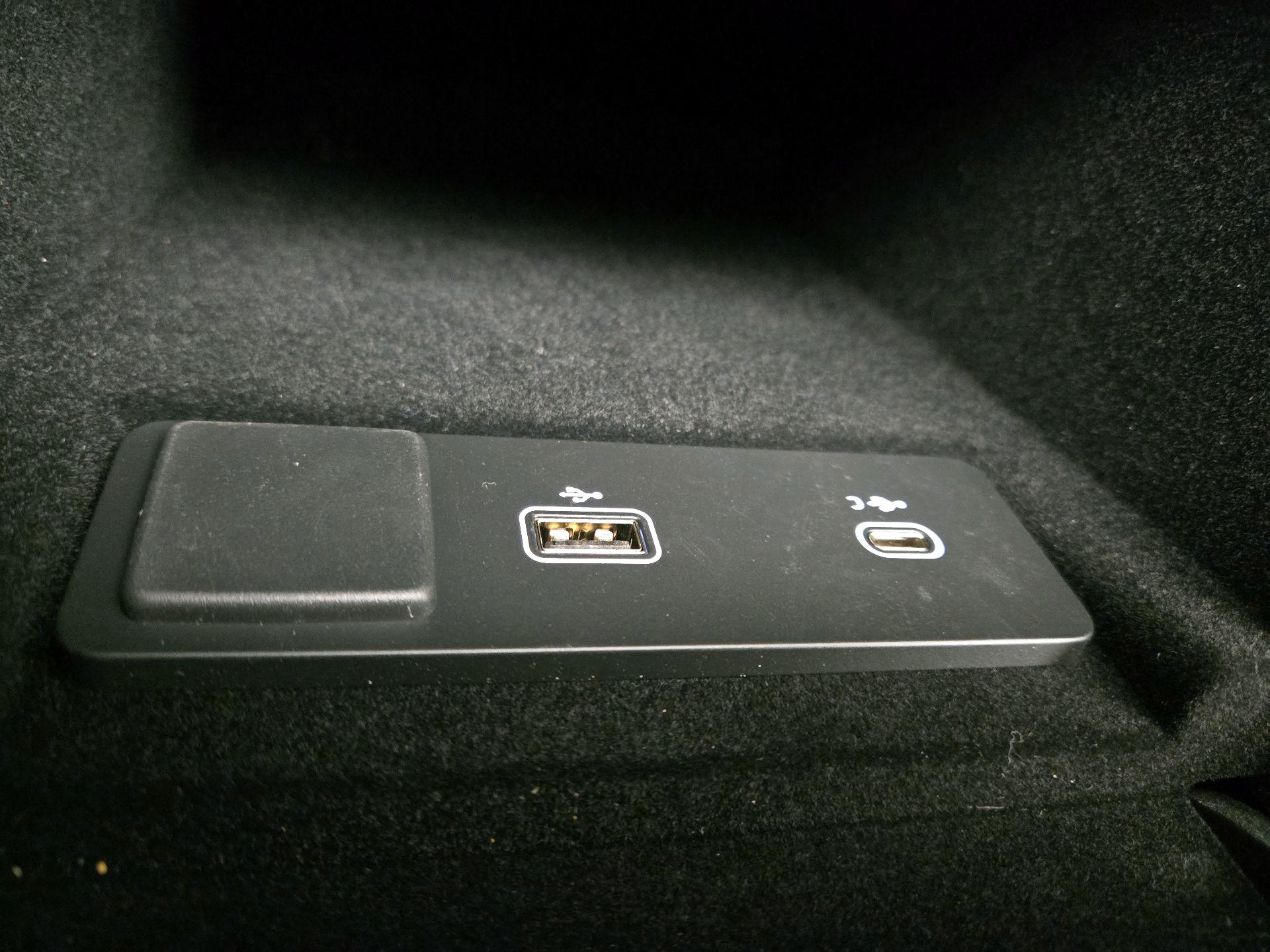 Thumbnail: 2024 Jaguar F-Pace - 19