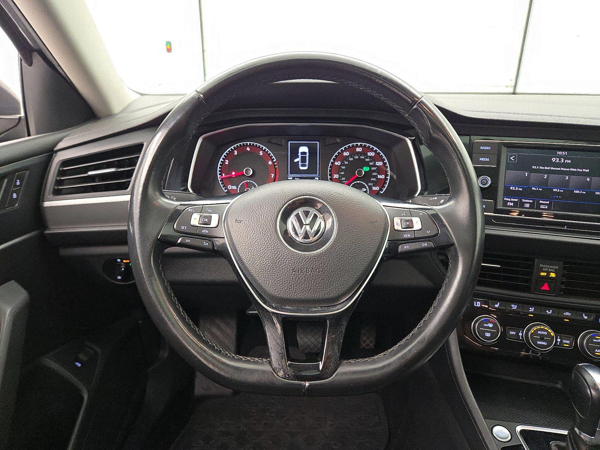 Thumbnail: 2019 Volkswagen Jetta - 10