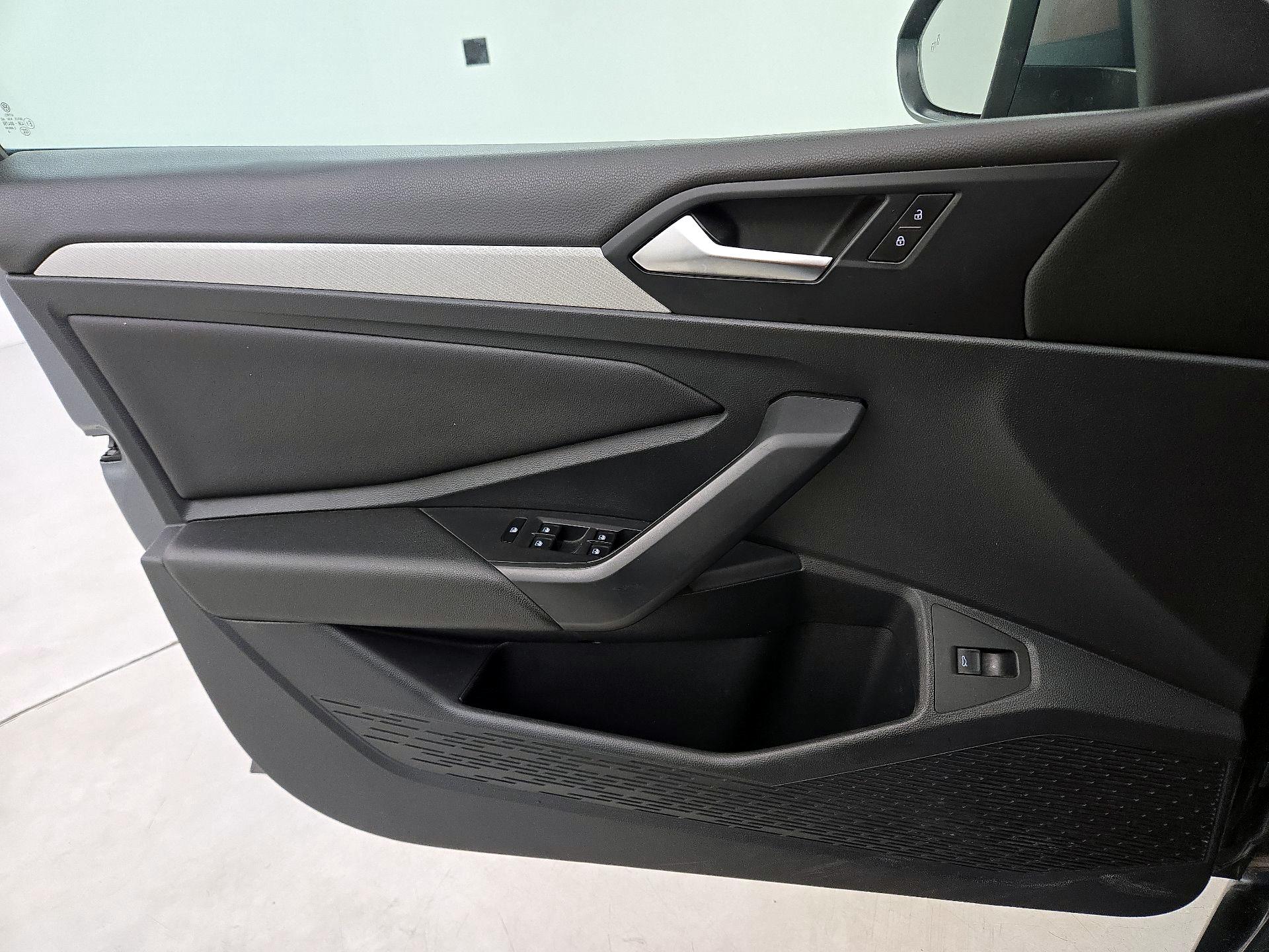 Thumbnail: 2019 Volkswagen Jetta - 12