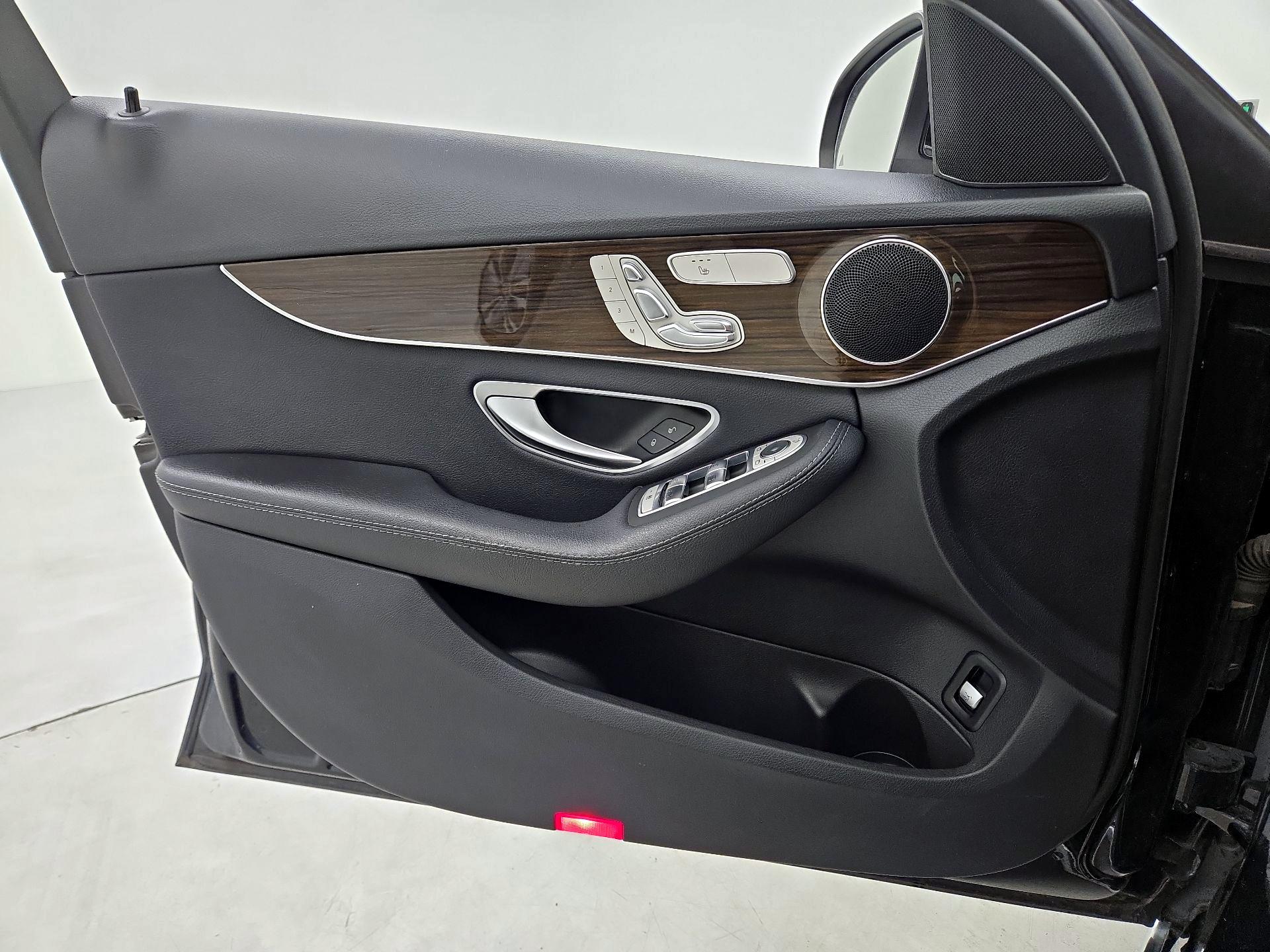 Thumbnail: 2018 Mercedes-Benz C-Class - 12