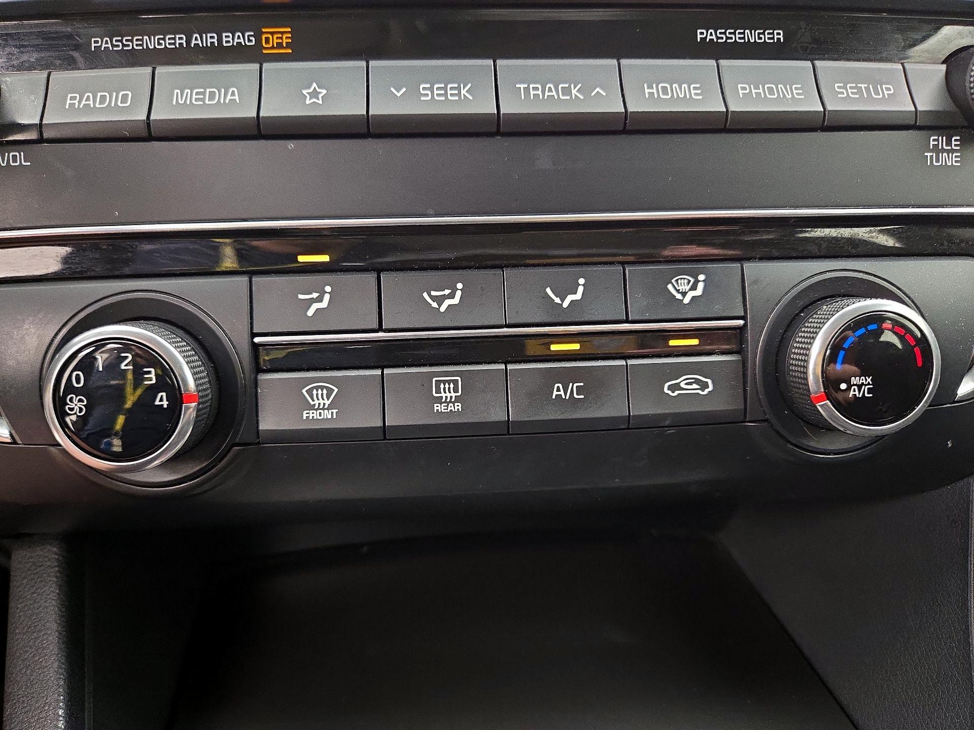 Thumbnail: 2019 Kia Optima - 16