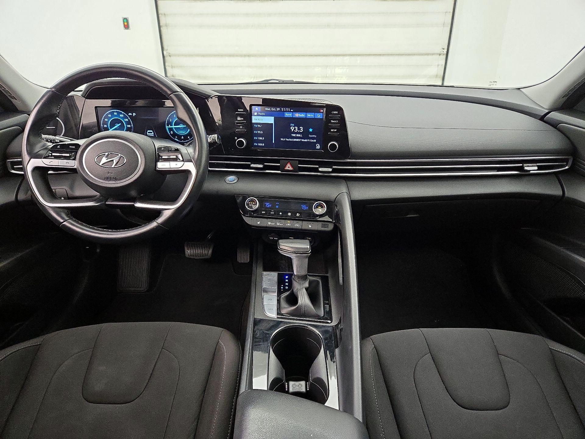 Thumbnail: 2022 Hyundai Elantra - 9