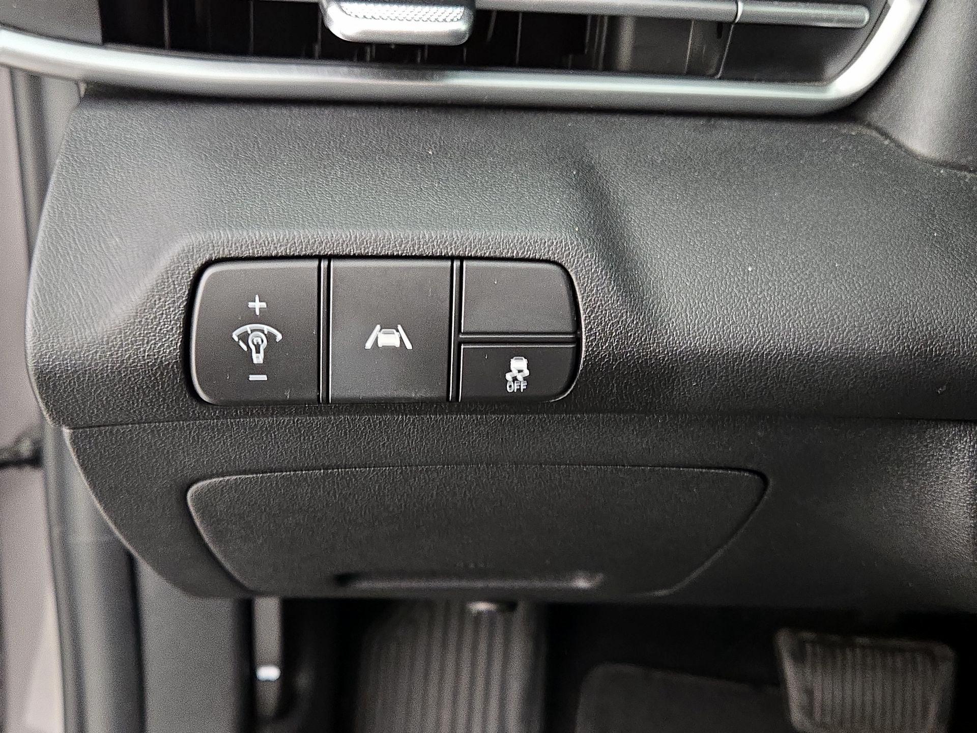 Thumbnail: 2022 Hyundai Elantra - 13