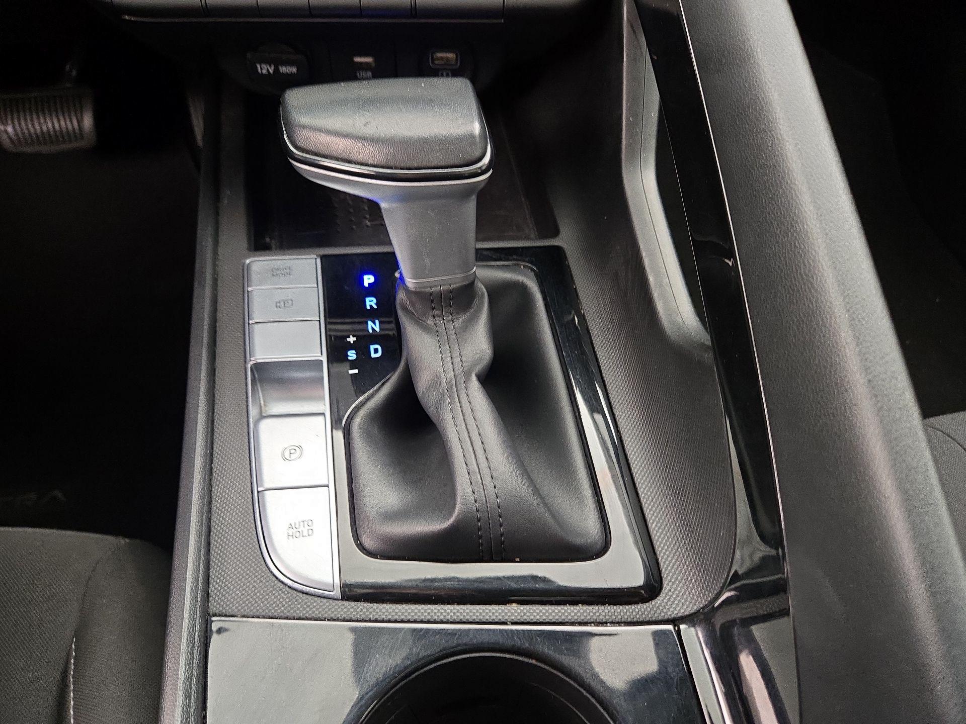 Thumbnail: 2022 Hyundai Elantra - 17