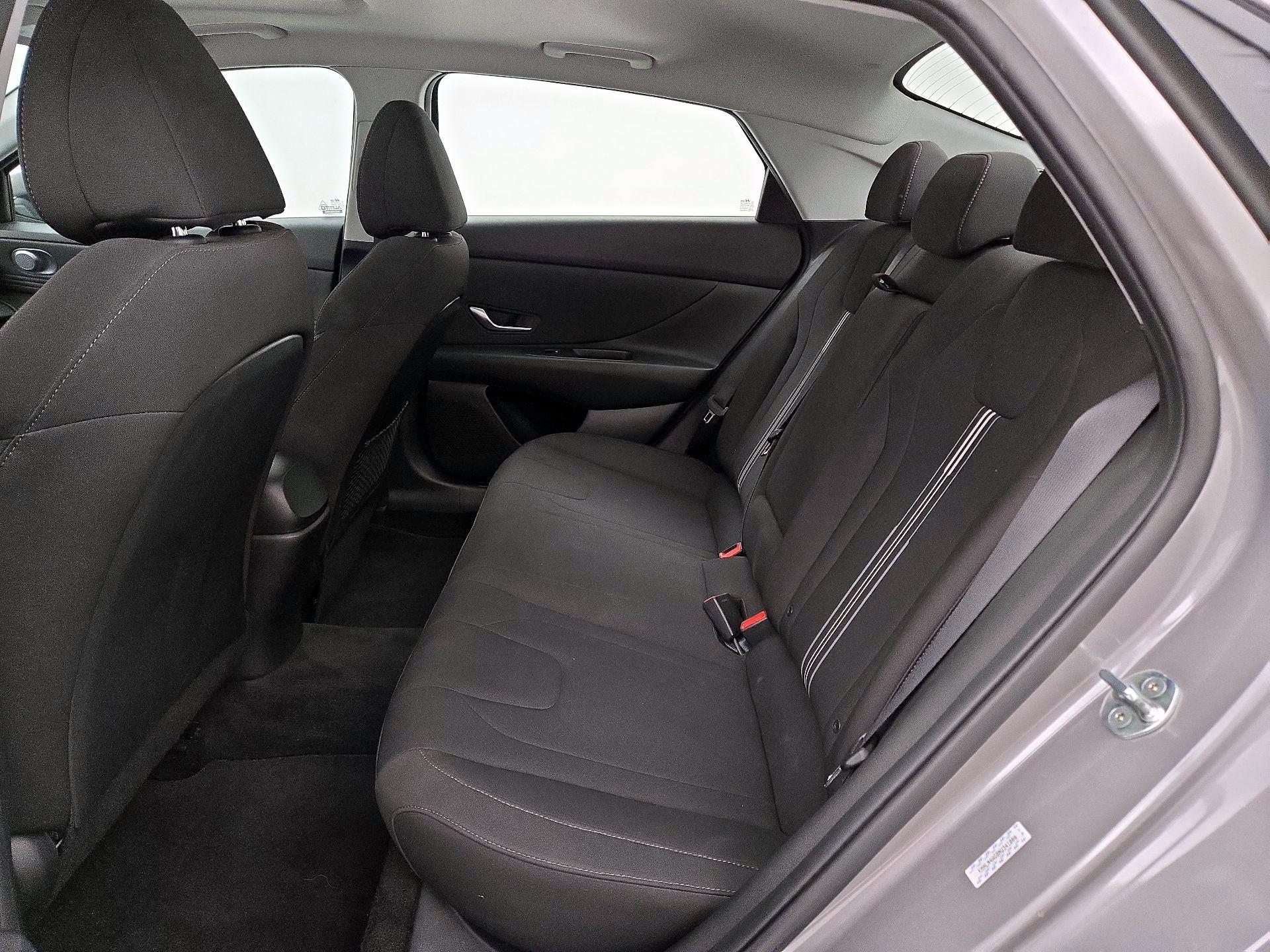 Thumbnail: 2022 Hyundai Elantra - 20