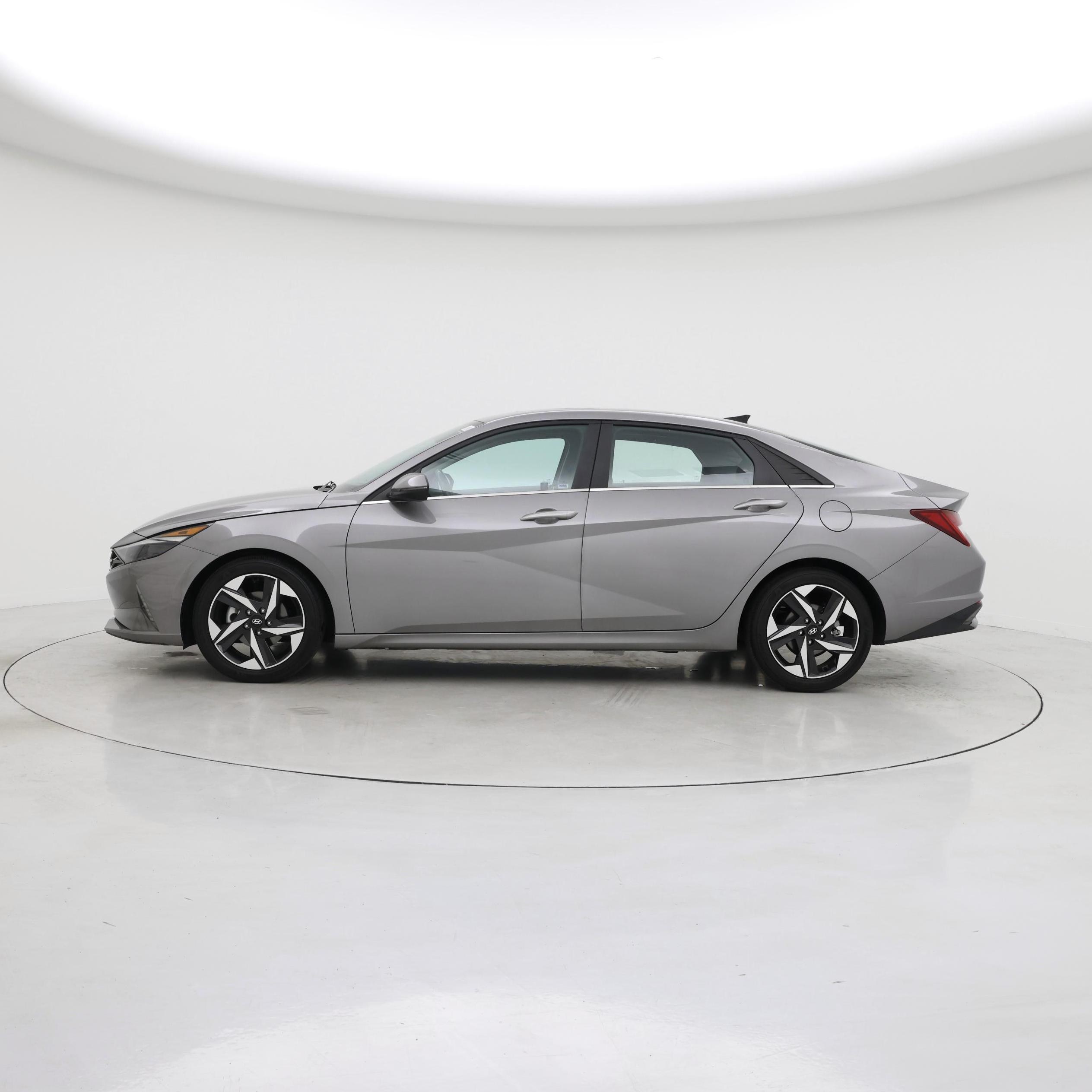 Thumbnail: 2022 Hyundai Elantra - 3