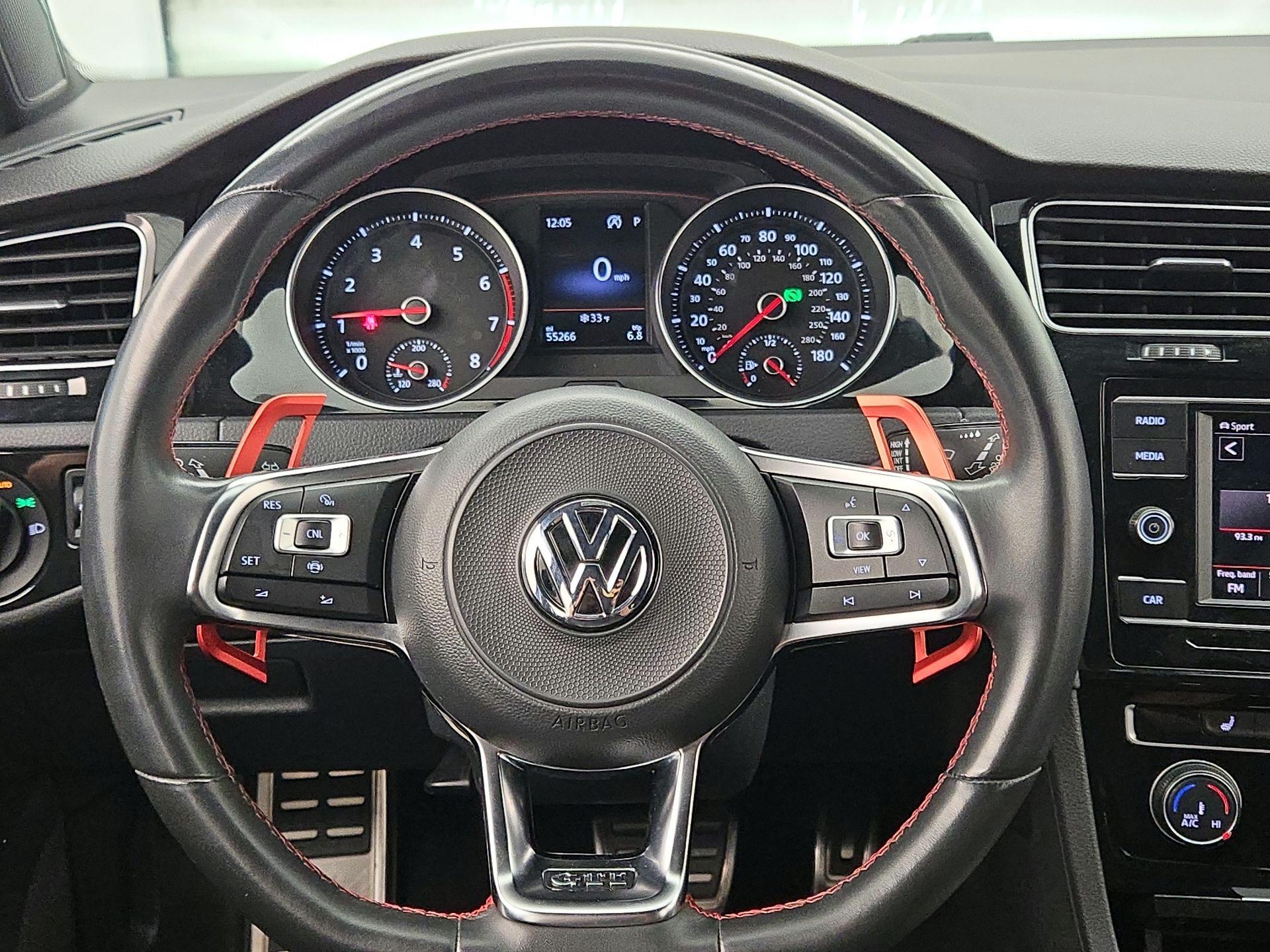 Thumbnail: 2019 Volkswagen Golf - 10