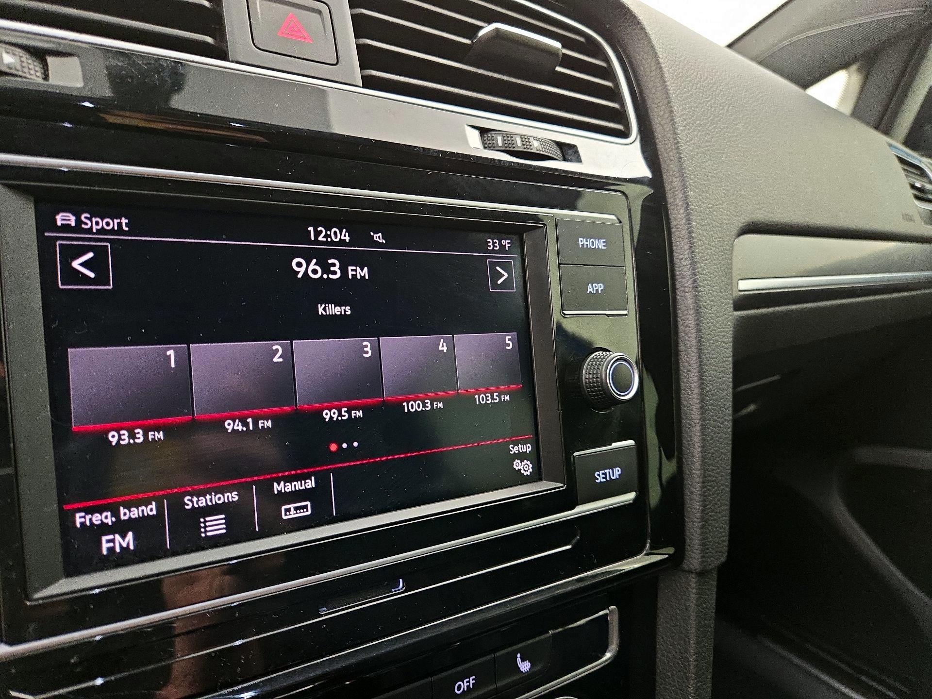 Thumbnail: 2019 Volkswagen Golf - 15