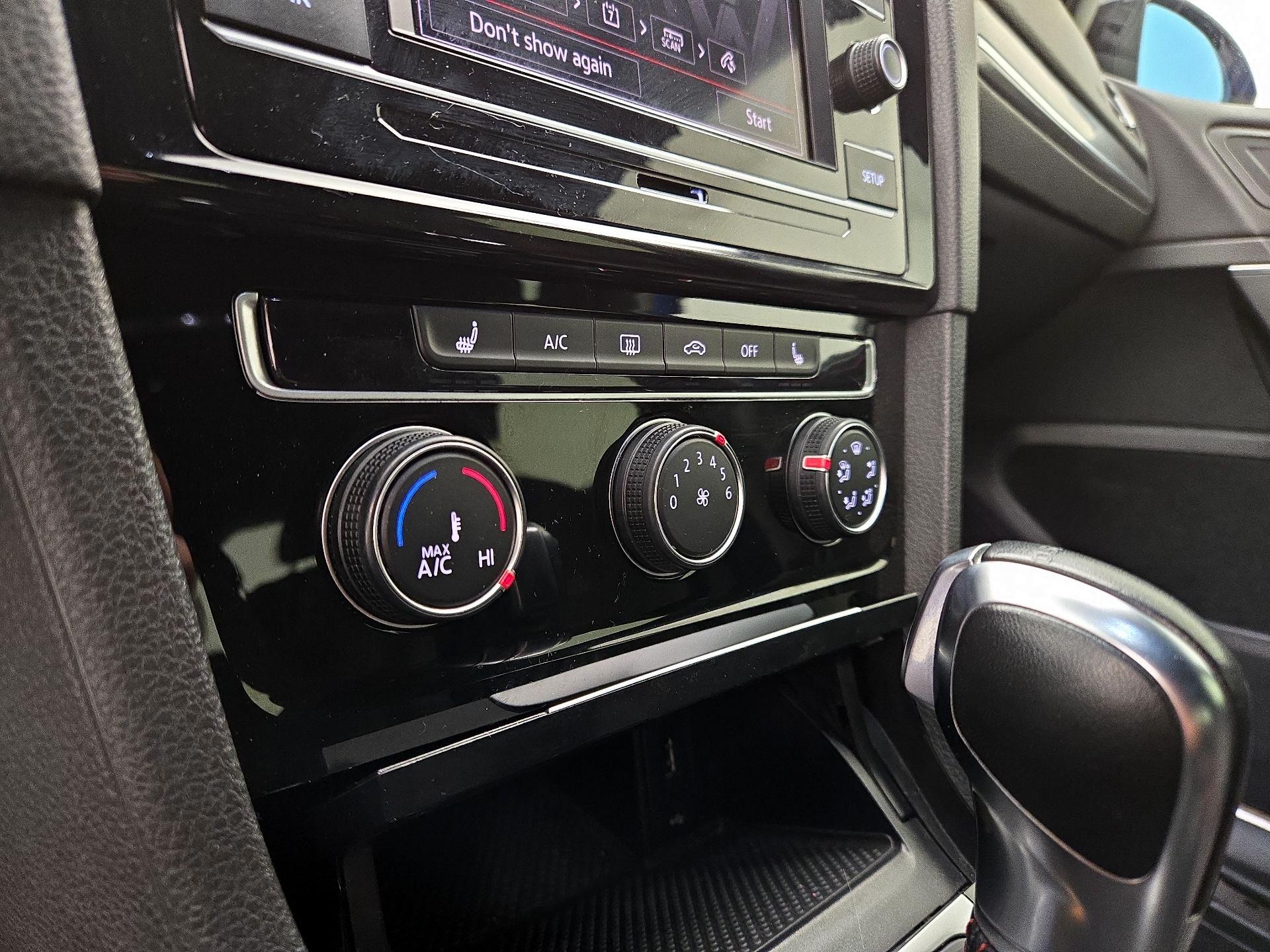 Thumbnail: 2019 Volkswagen Golf - 16