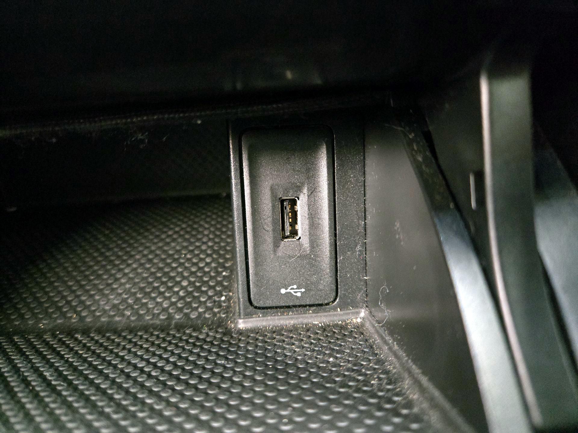 Thumbnail: 2019 Volkswagen Golf - 18