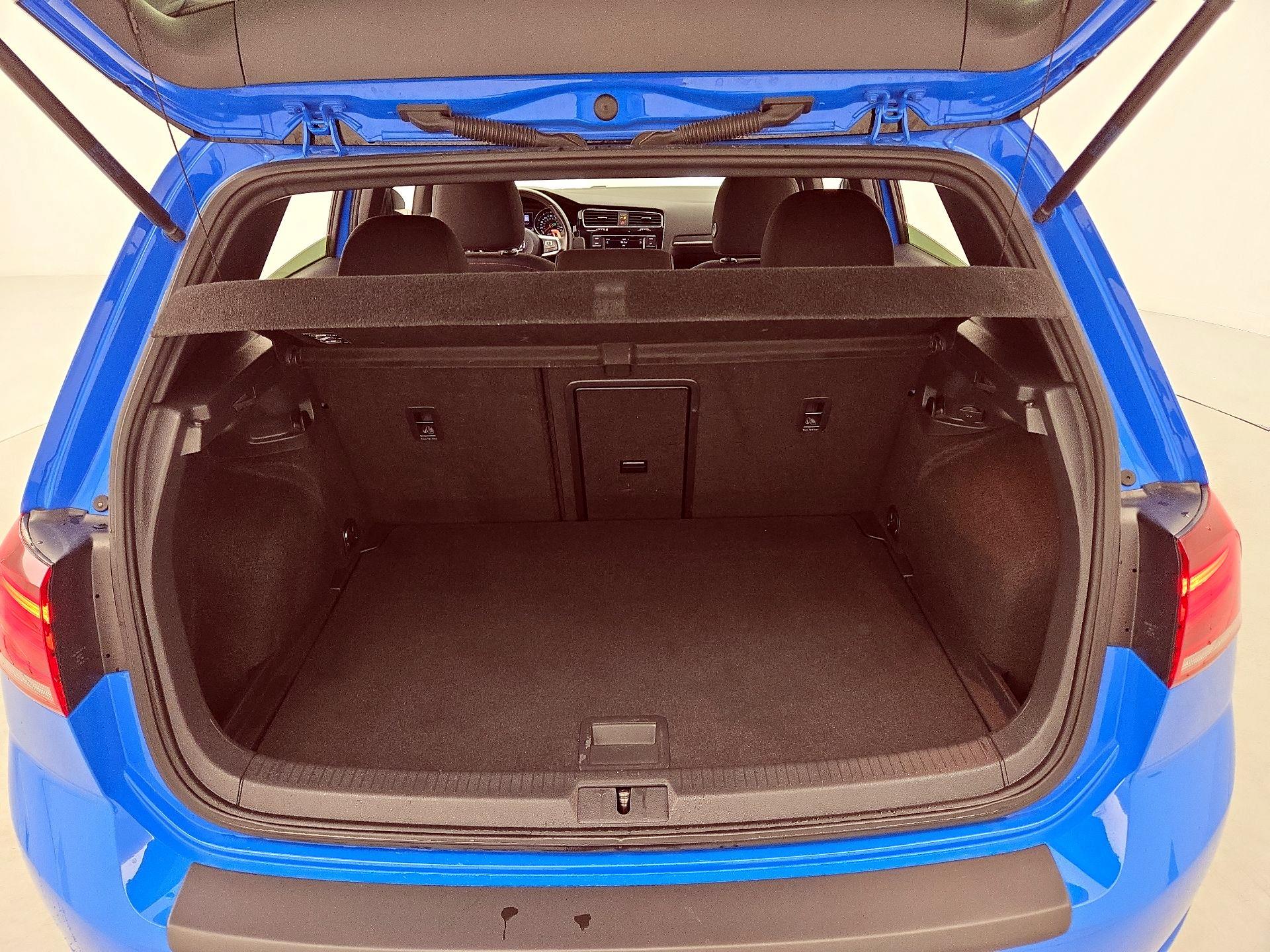 Thumbnail: 2019 Volkswagen Golf - 20