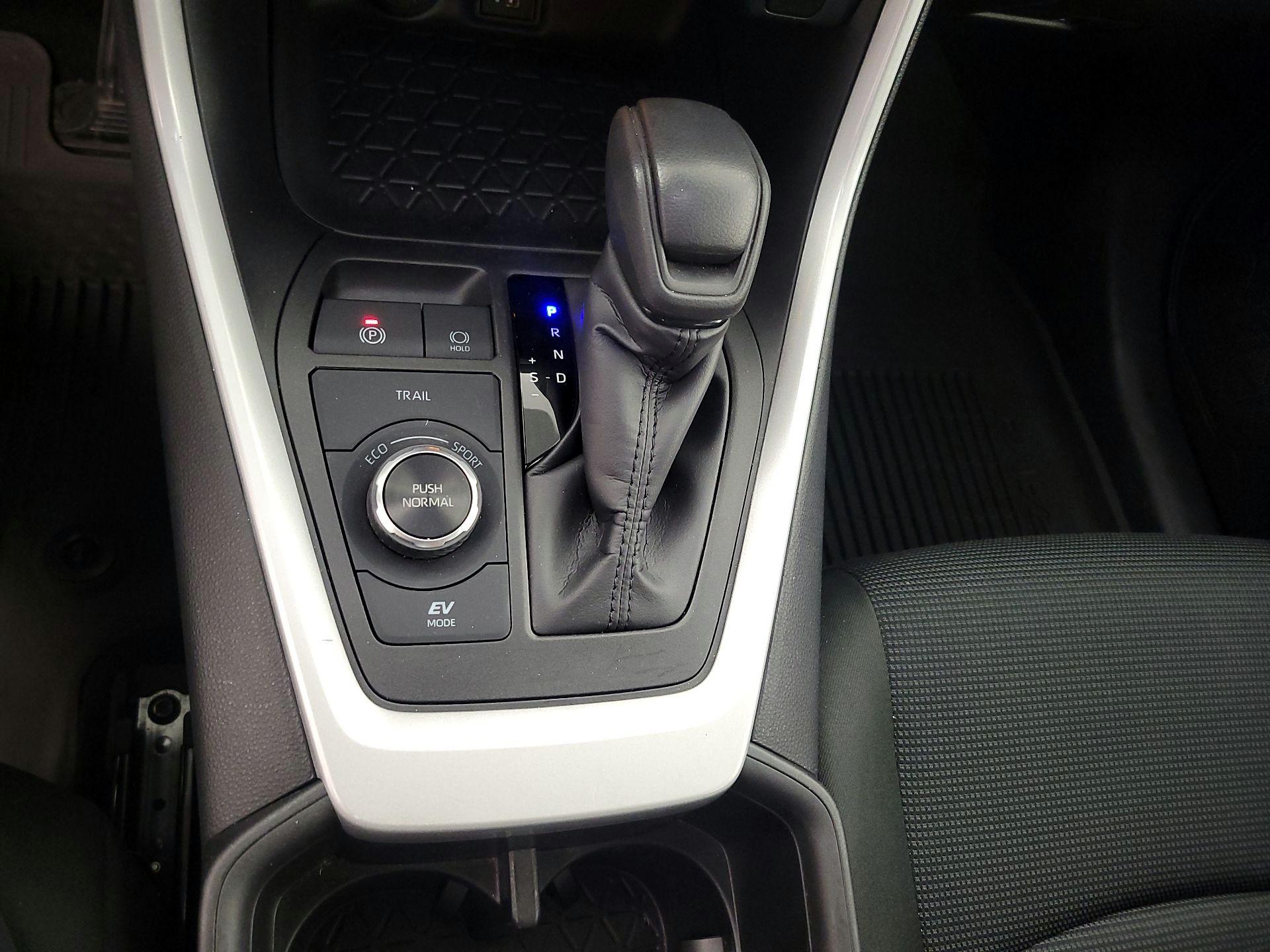 Thumbnail: 2024 Toyota RAV4 - 17