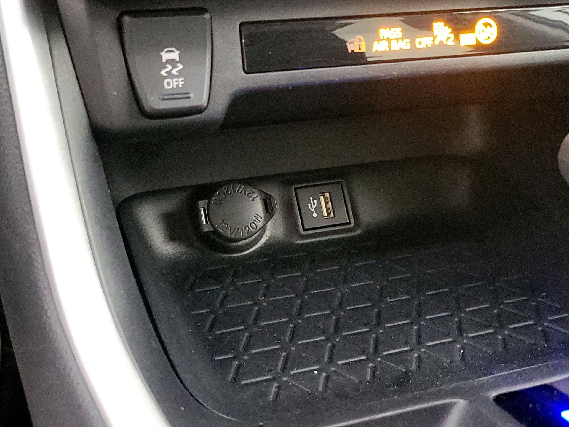 Thumbnail: 2024 Toyota RAV4 - 18