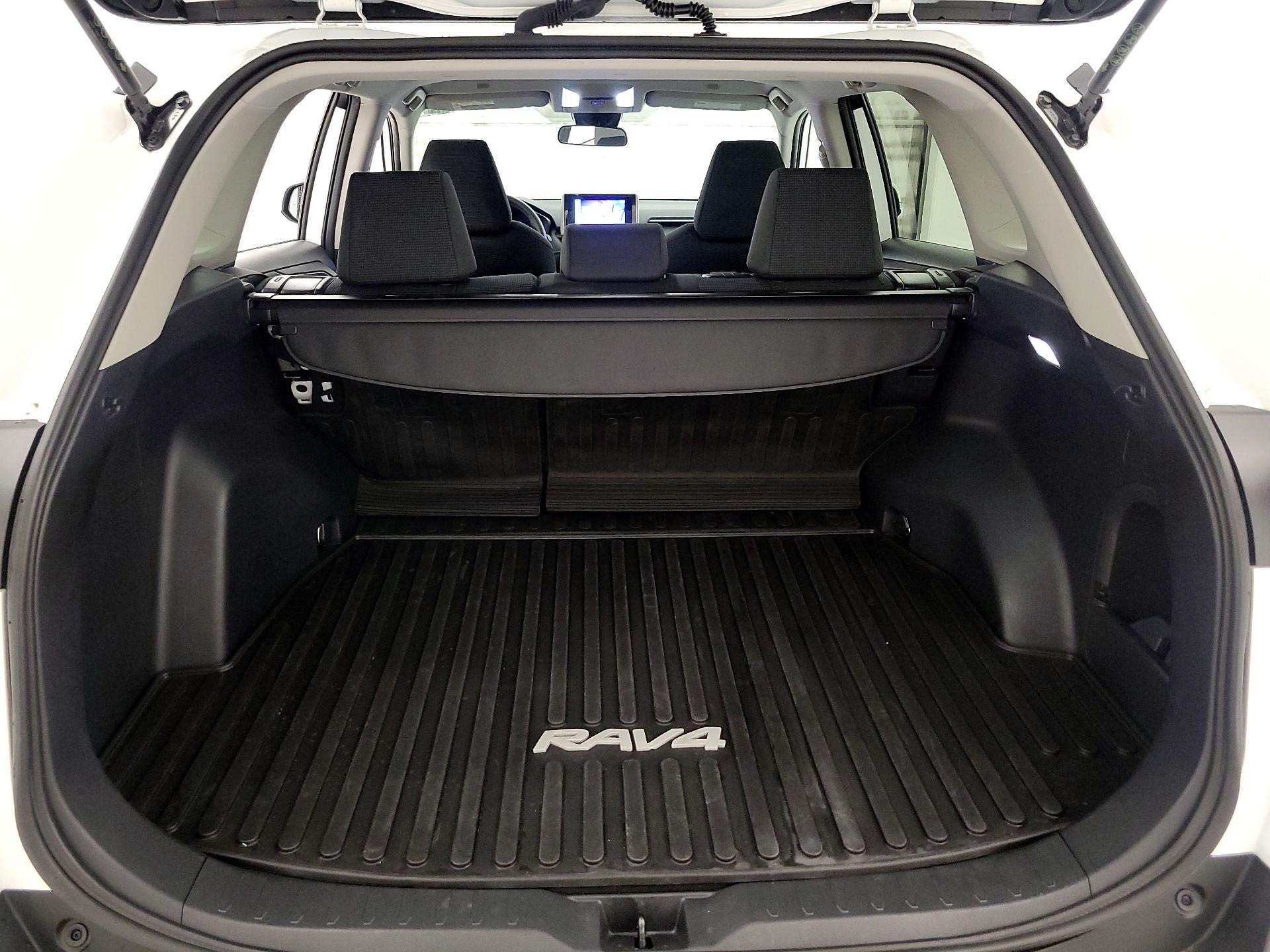 Thumbnail: 2024 Toyota RAV4 - 20