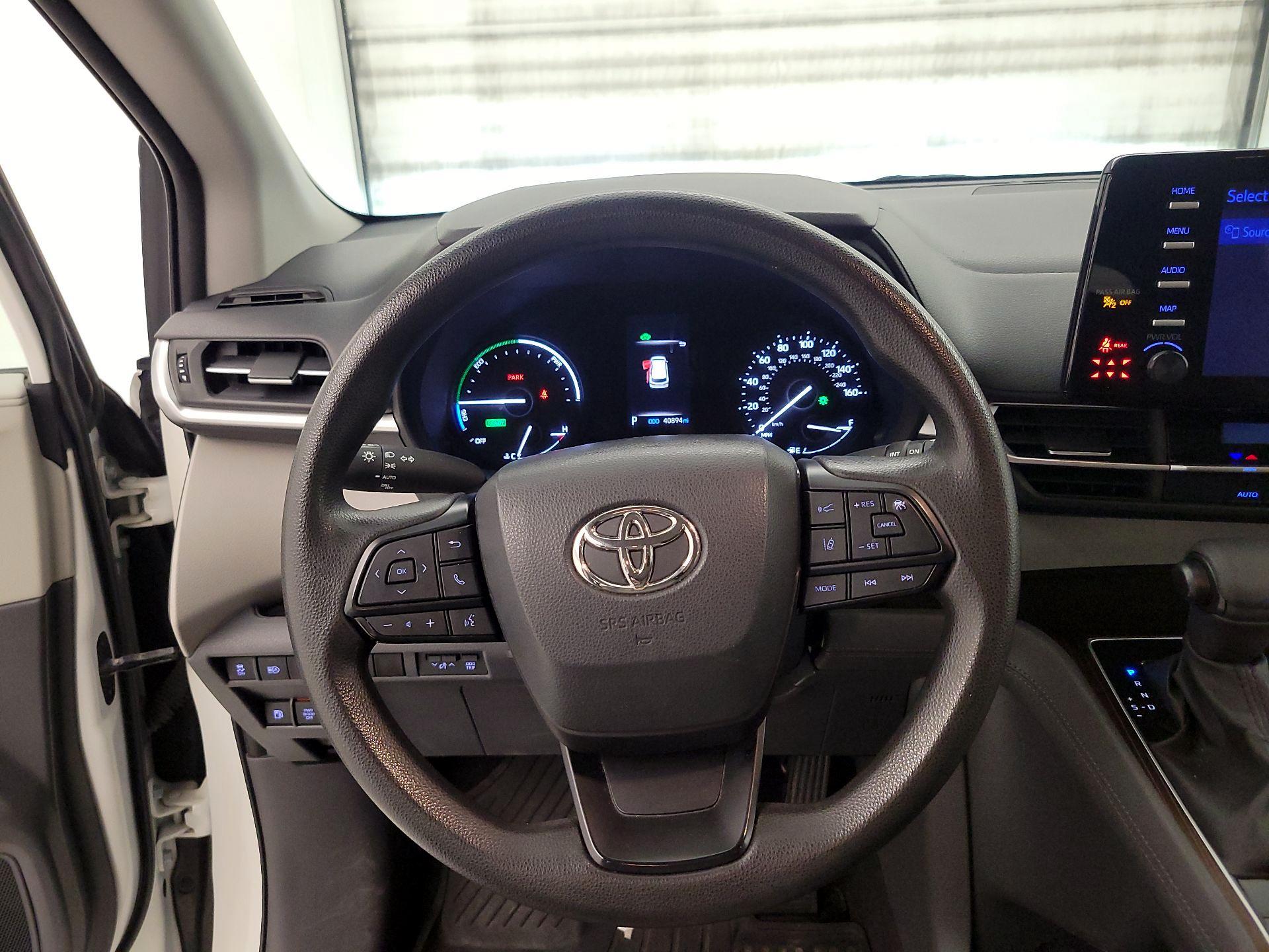 Thumbnail: 2023 Toyota Sienna - 10