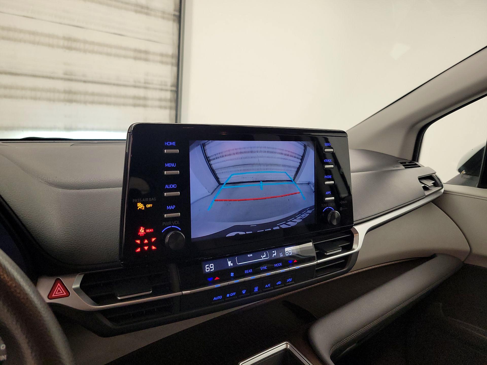 Thumbnail: 2023 Toyota Sienna - 14