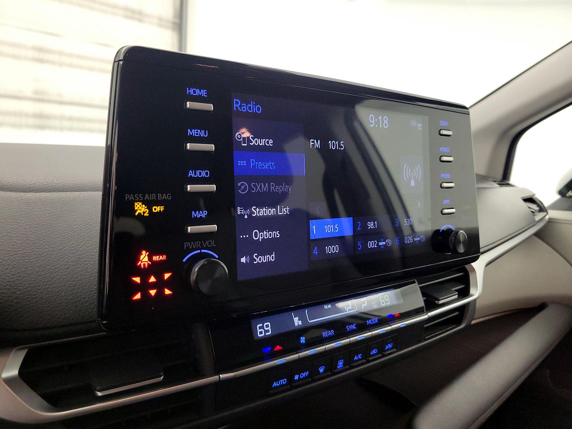 Thumbnail: 2023 Toyota Sienna - 15