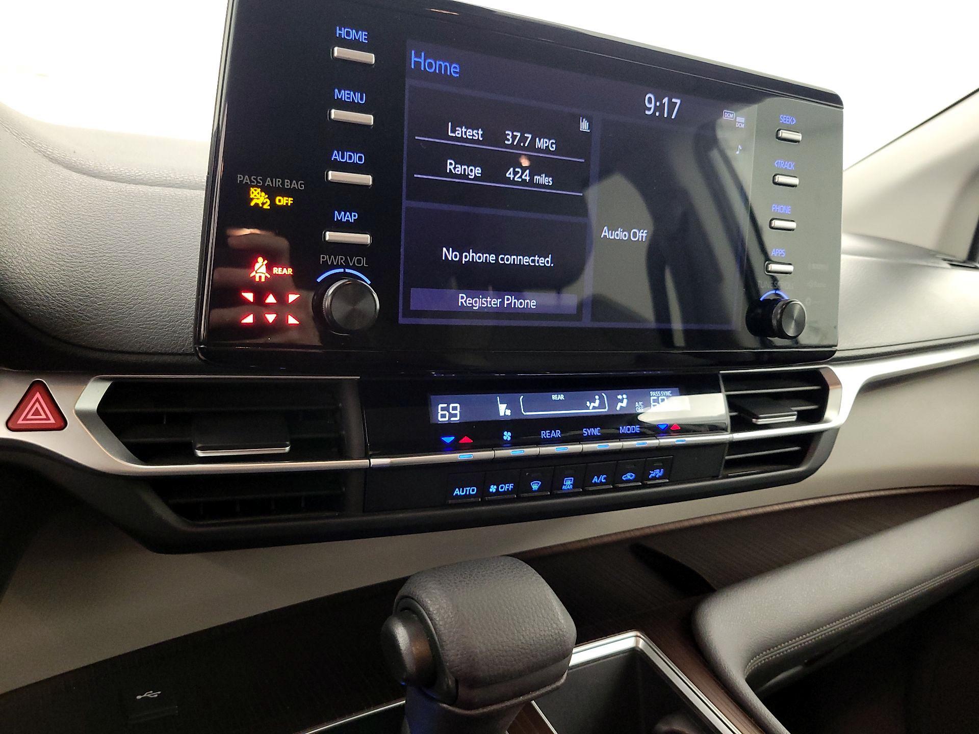 Thumbnail: 2023 Toyota Sienna - 16