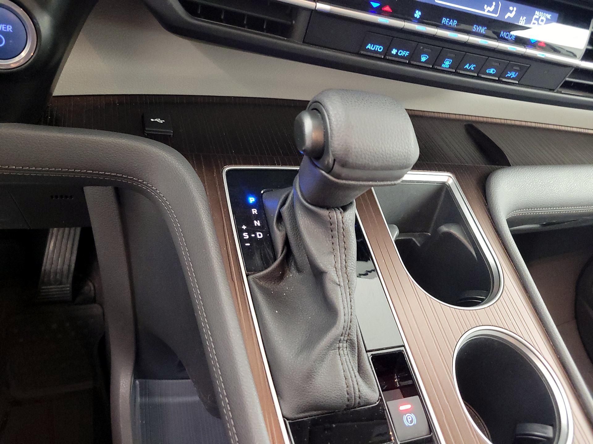 Thumbnail: 2023 Toyota Sienna - 17