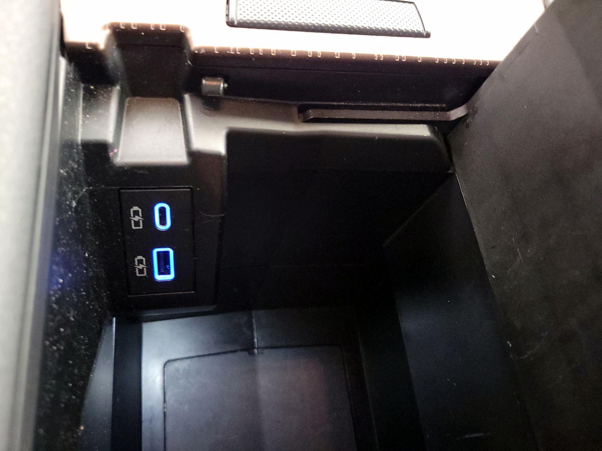 Thumbnail: 2023 Toyota Sienna - 18