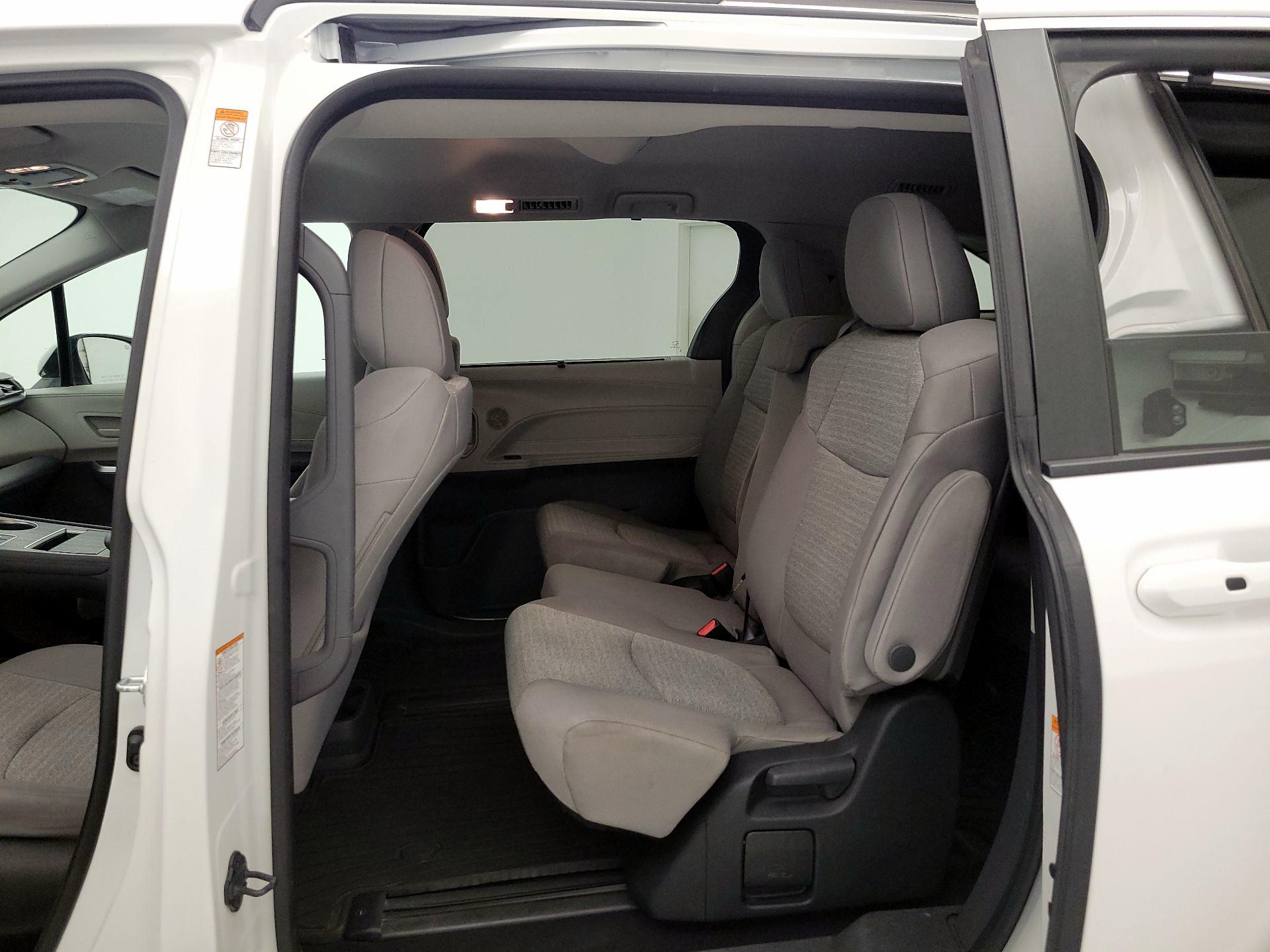 Thumbnail: 2023 Toyota Sienna - 19