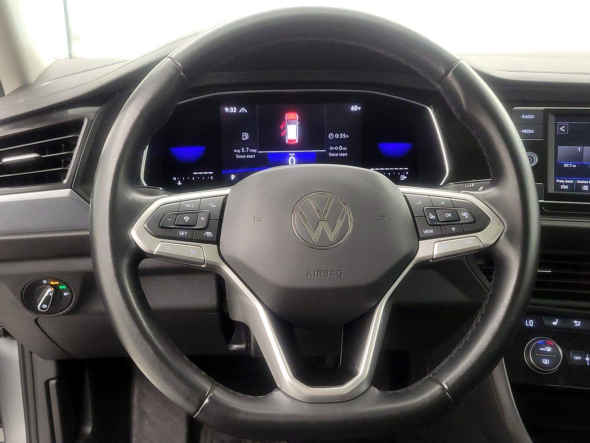 Thumbnail: 2023 Volkswagen Jetta - 10