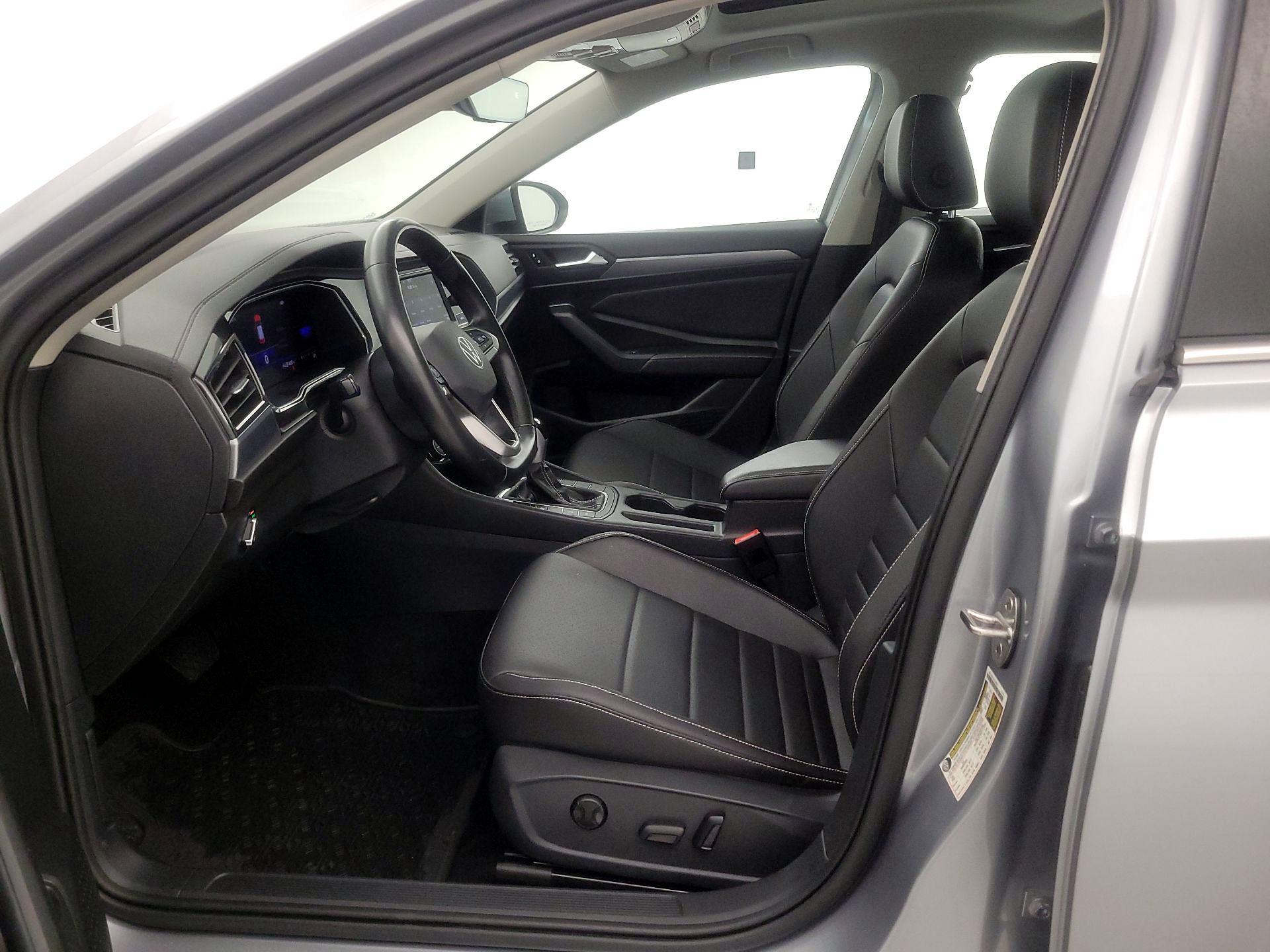 Thumbnail: 2023 Volkswagen Jetta - 11