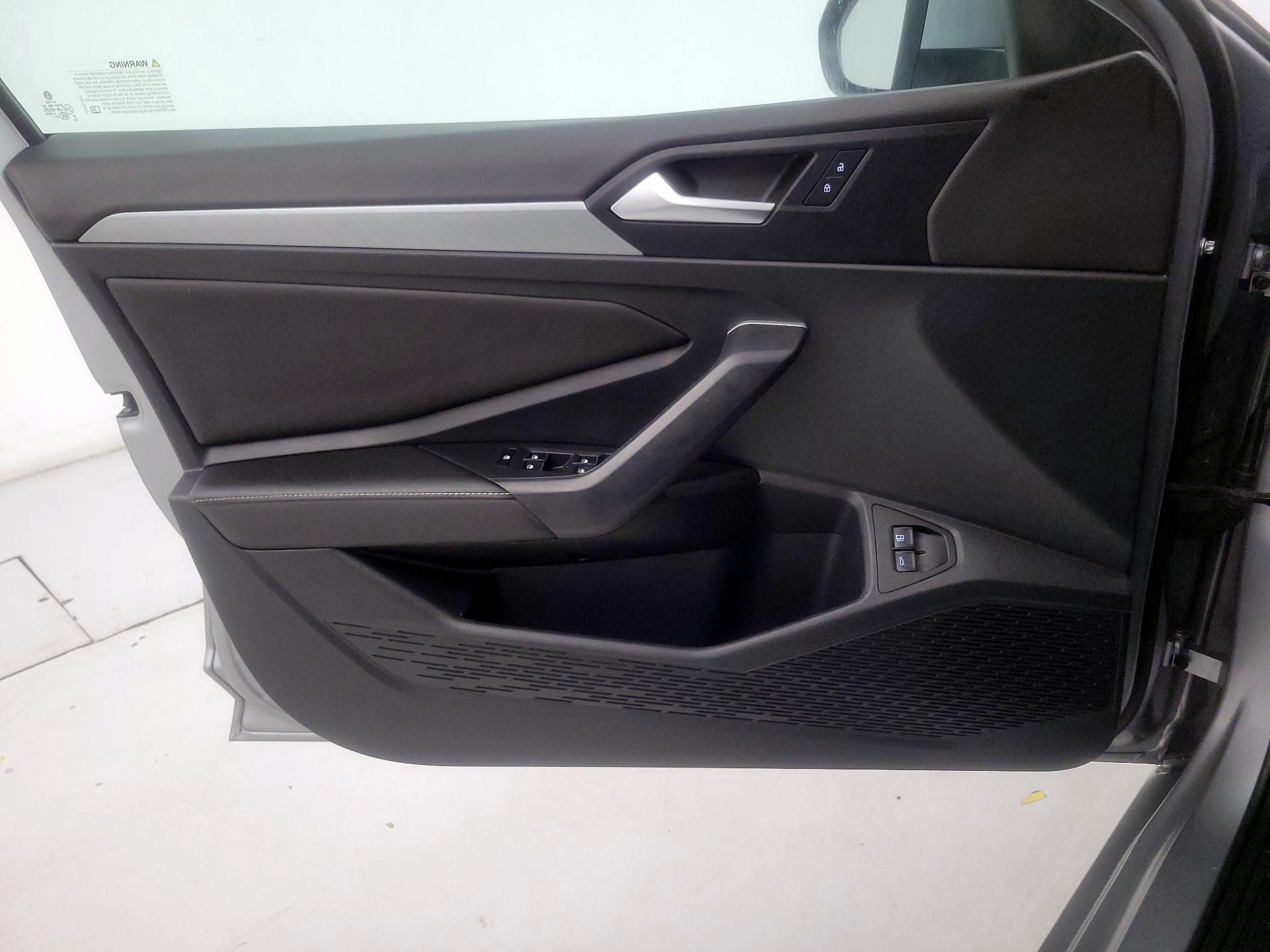 Thumbnail: 2023 Volkswagen Jetta - 12