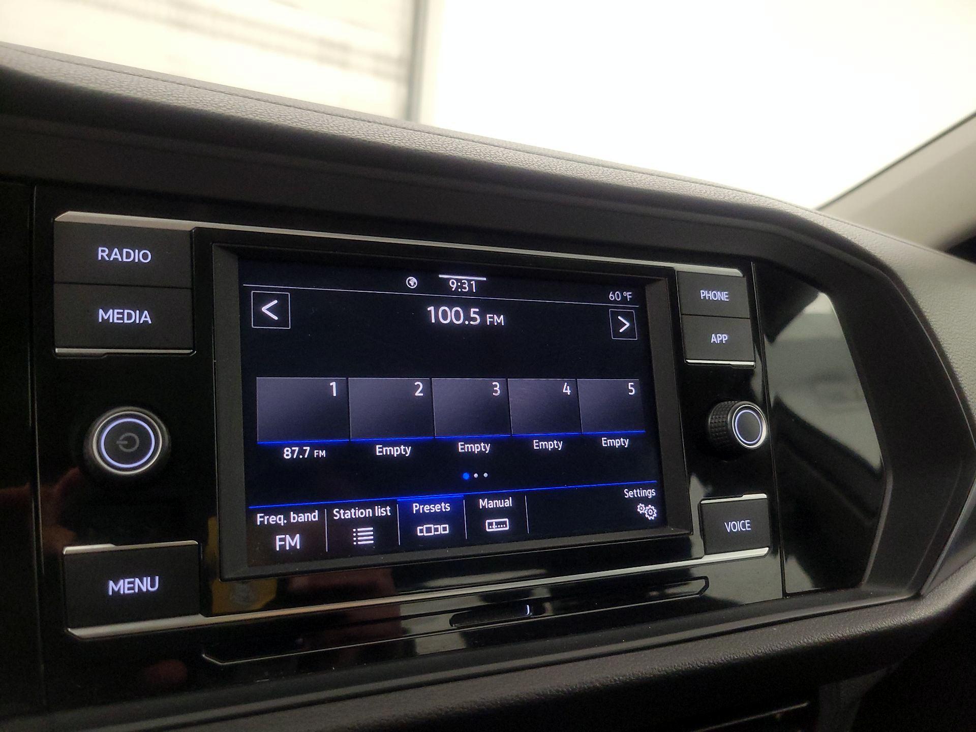 Thumbnail: 2023 Volkswagen Jetta - 15