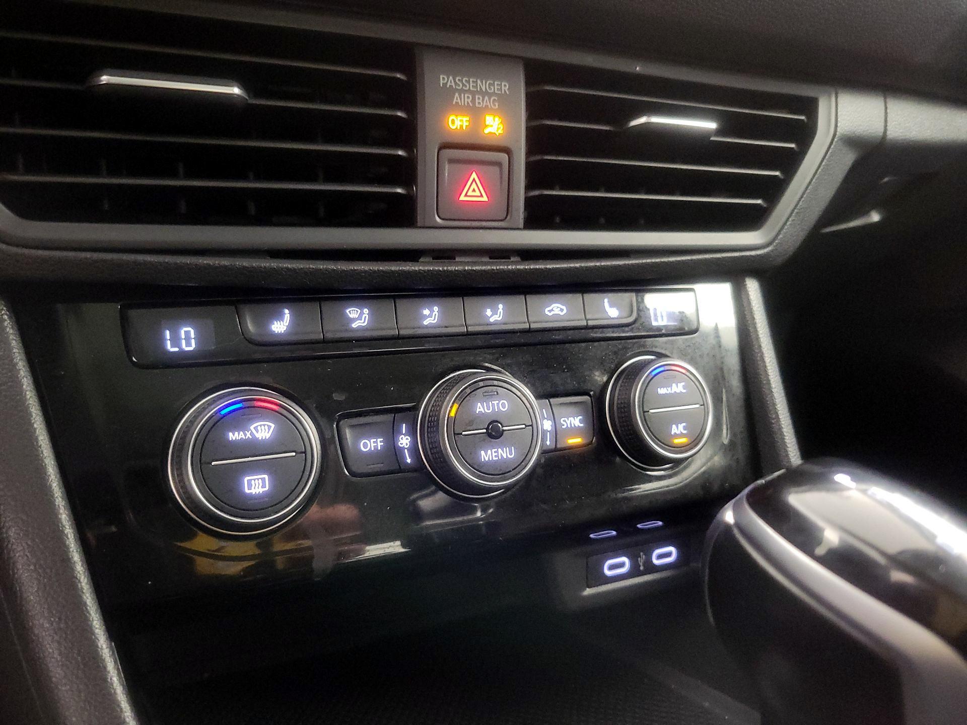 Thumbnail: 2023 Volkswagen Jetta - 16