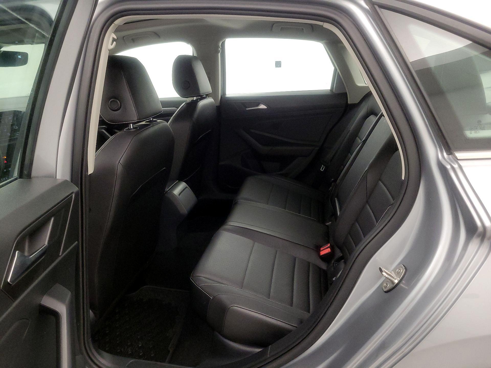 Thumbnail: 2023 Volkswagen Jetta - 20