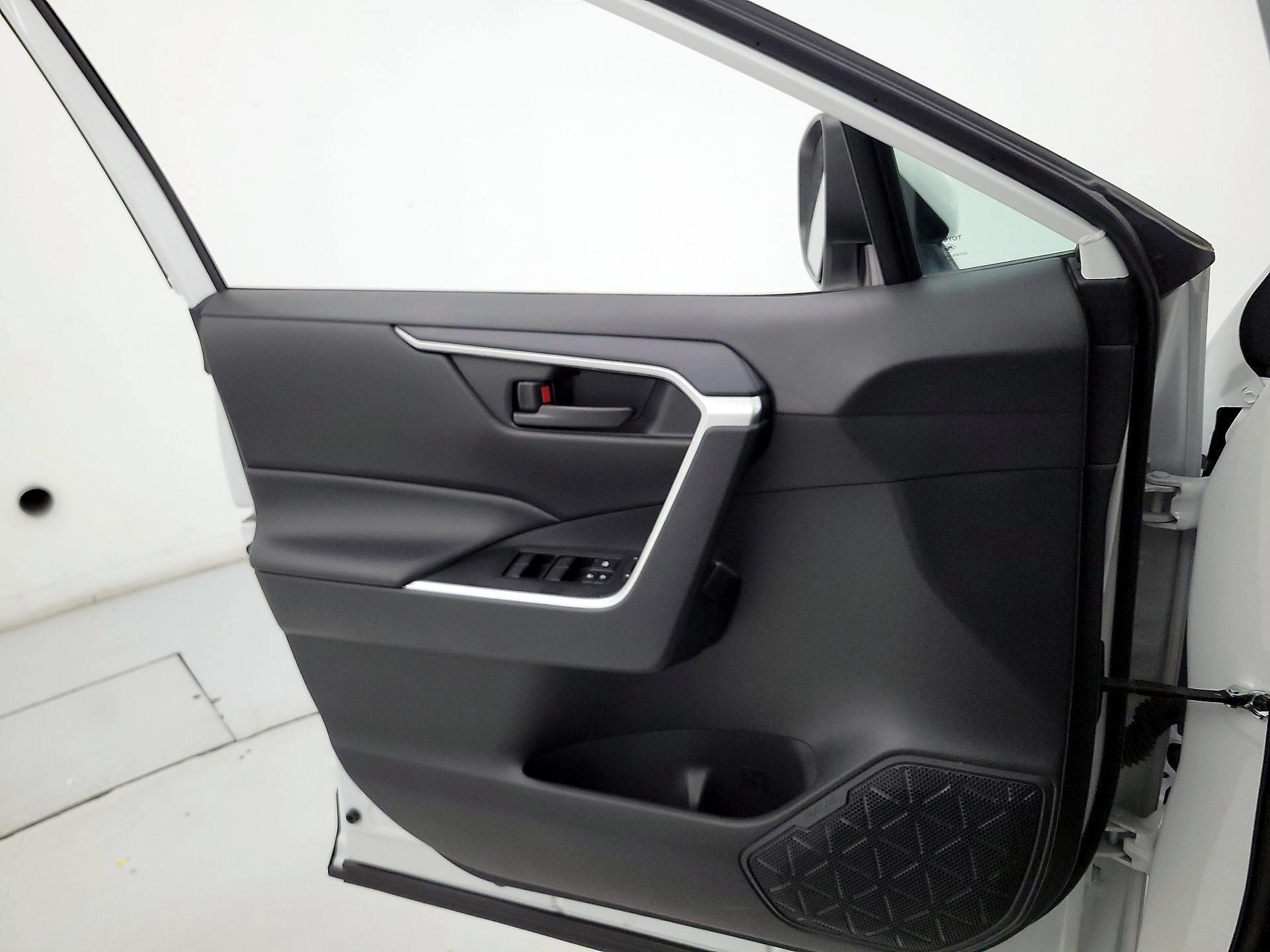 Thumbnail: 2024 Toyota RAV4 - 12