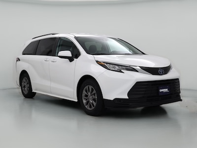 White 2023 Toyota Sienna Hybrid LE
