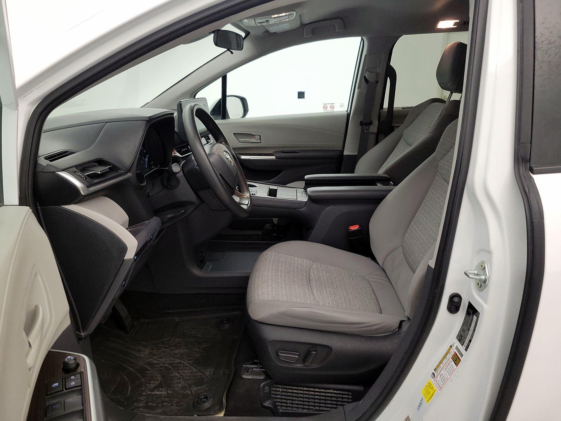 Thumbnail: 2023 Toyota Sienna - 11