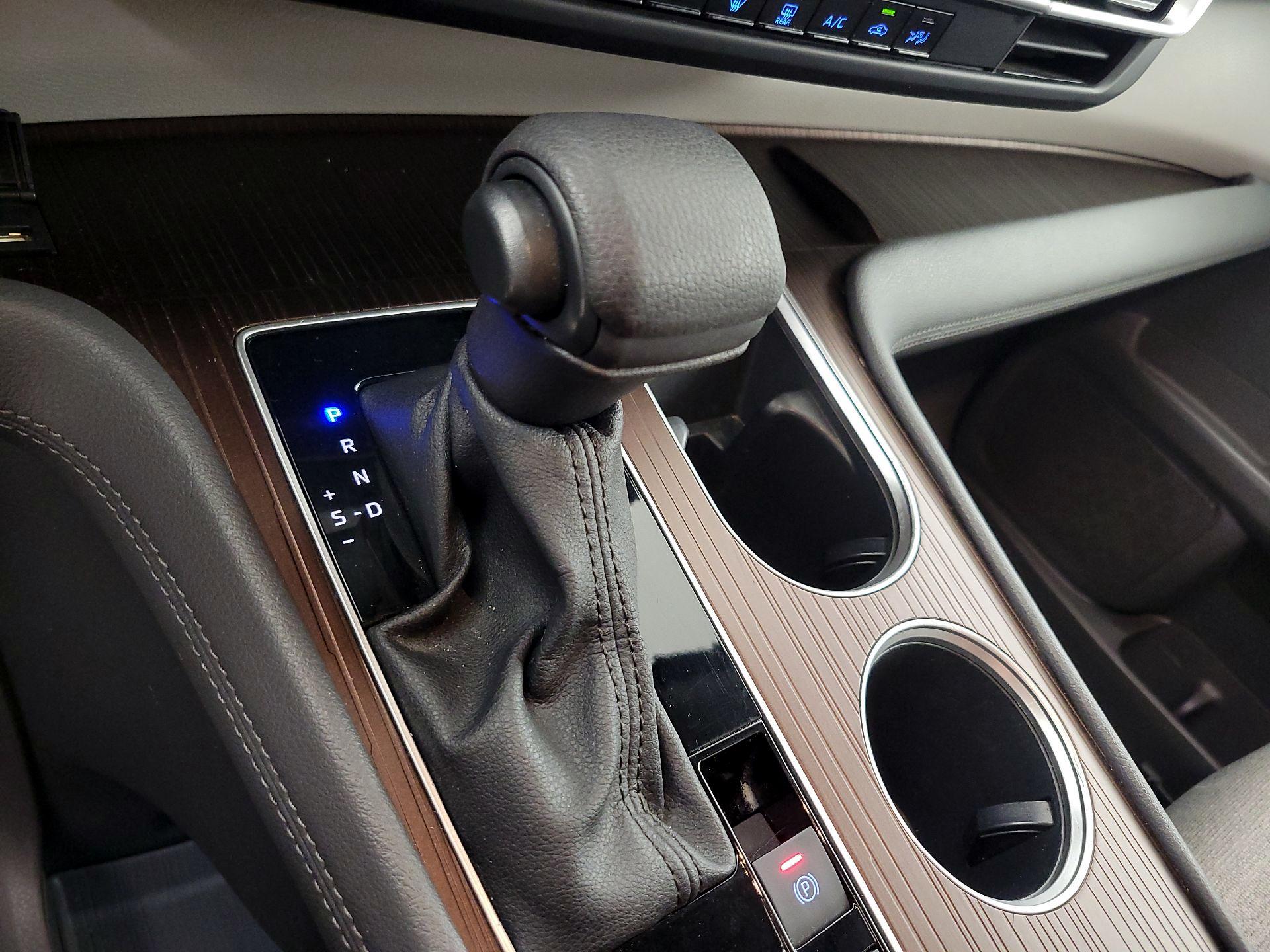 Thumbnail: 2023 Toyota Sienna - 17