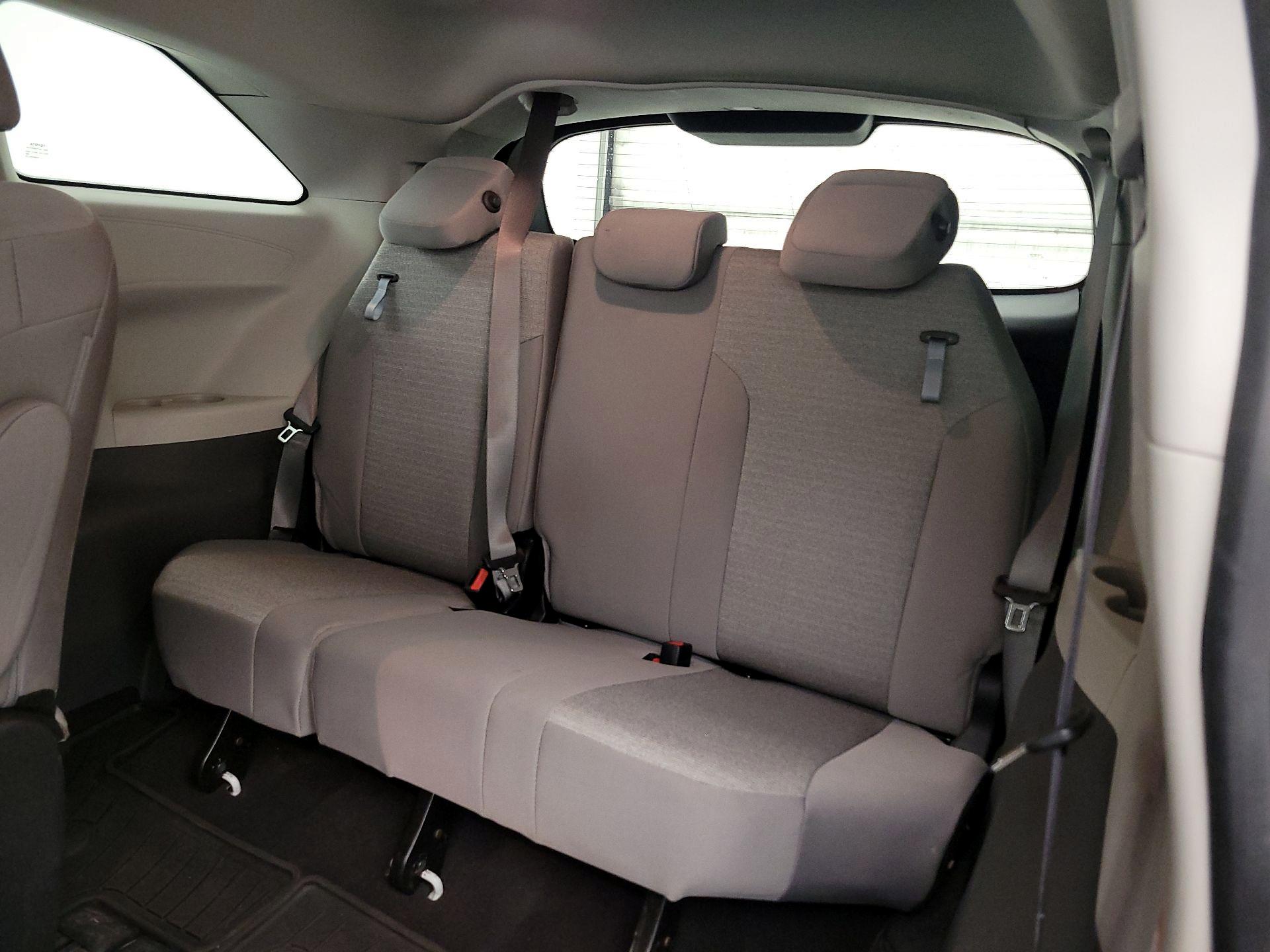 Thumbnail: 2023 Toyota Sienna - 20