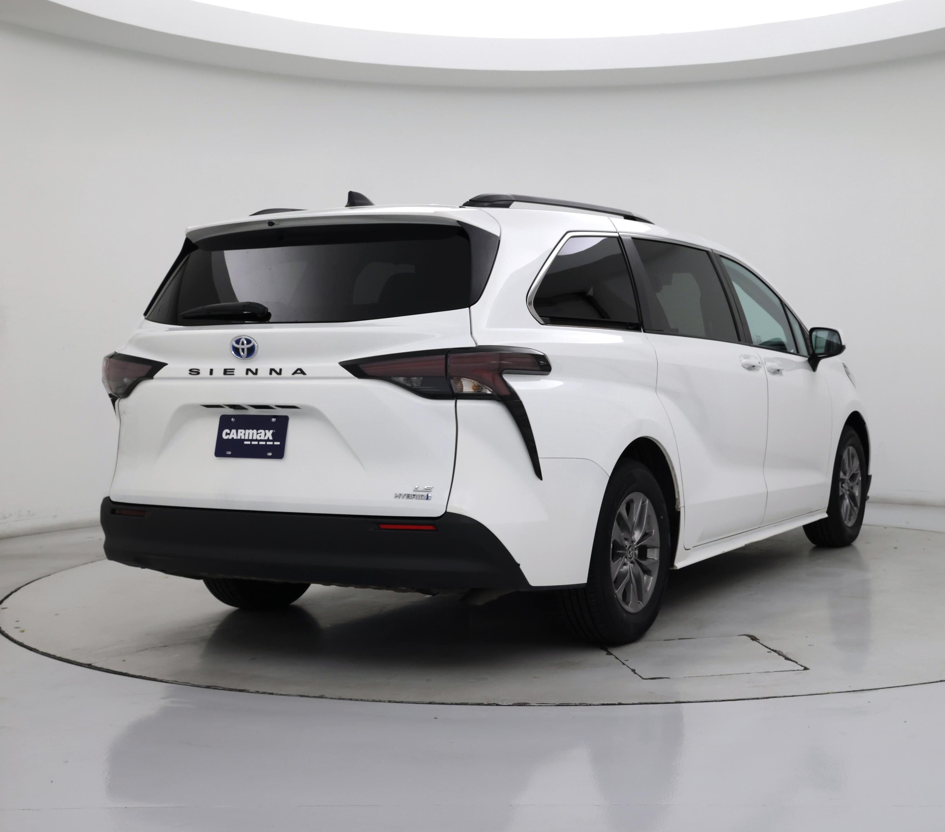 Thumbnail: 2023 Toyota Sienna - 8