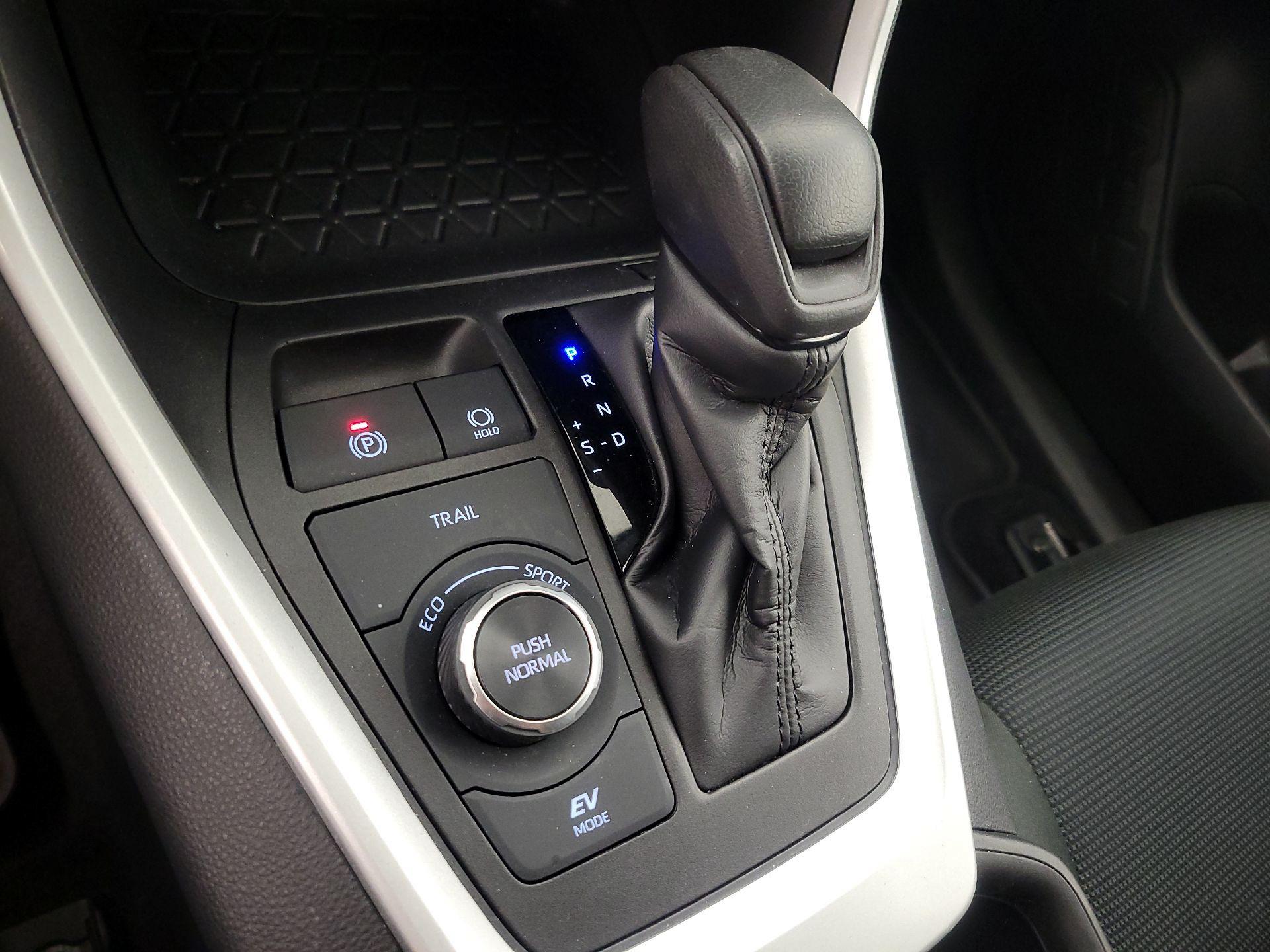 Thumbnail: 2024 Toyota RAV4 - 17