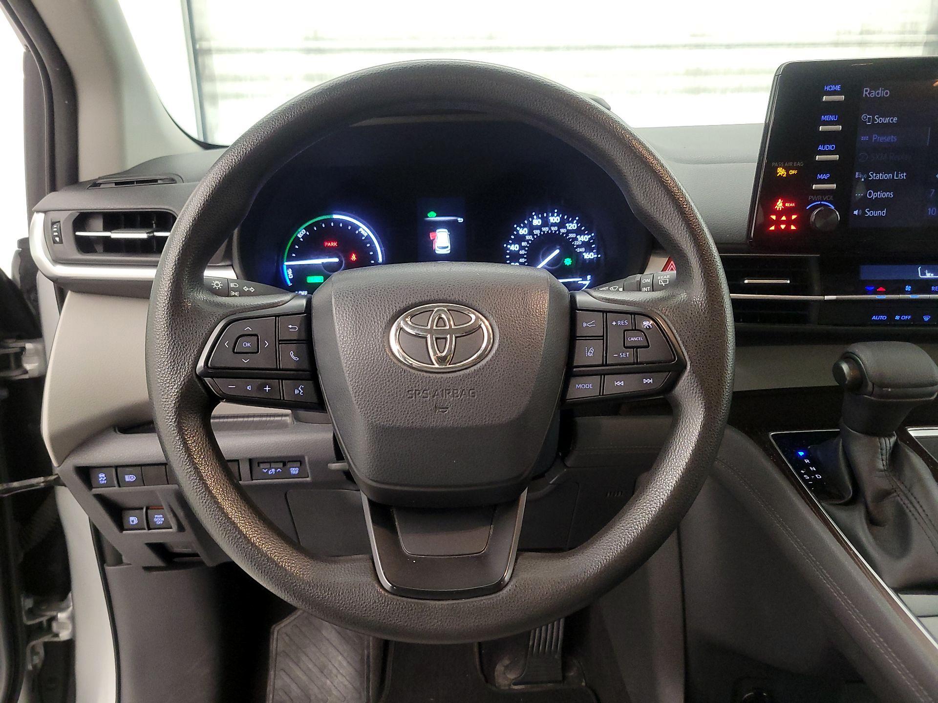 Thumbnail: 2022 Toyota Sienna - 10