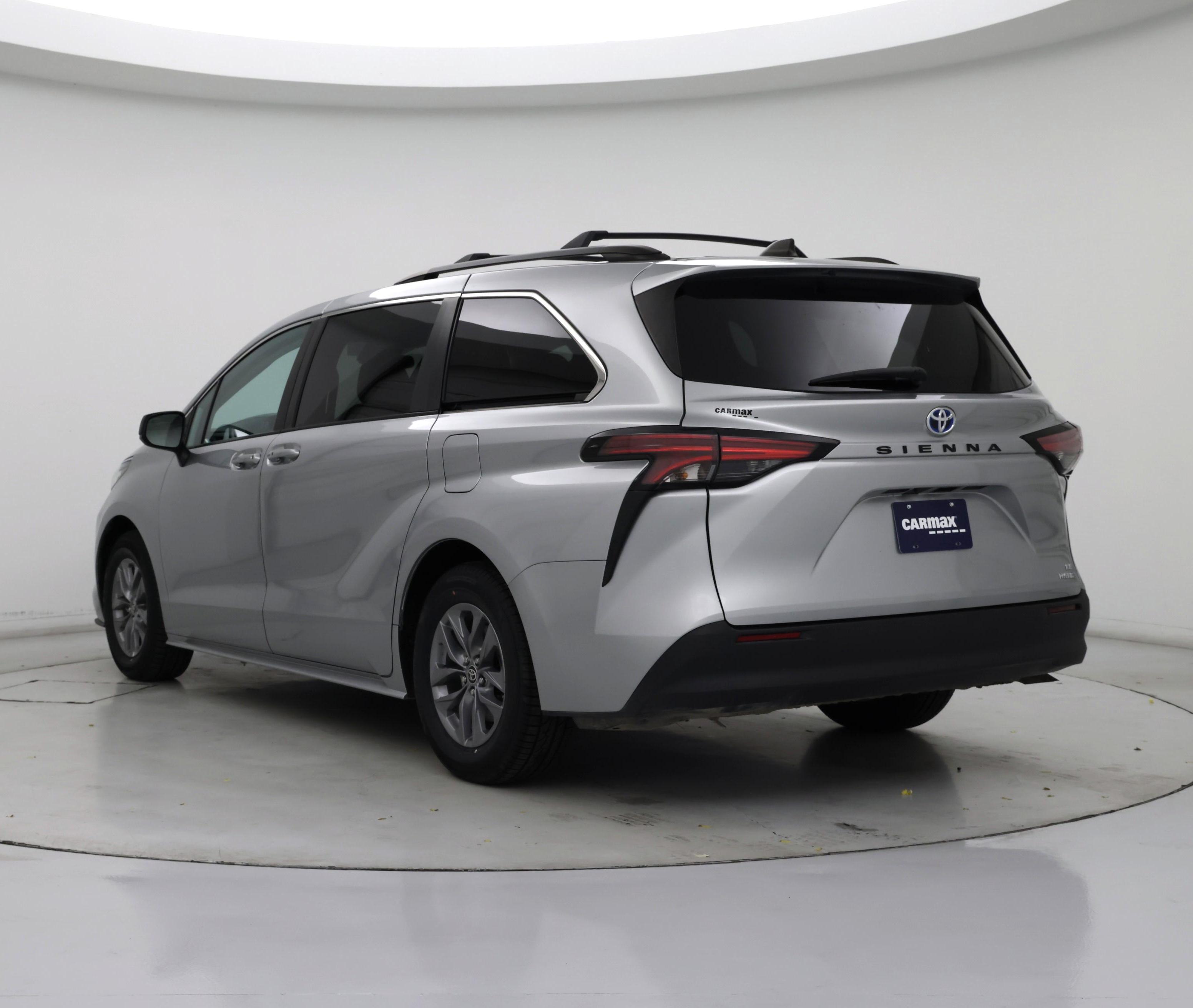 Thumbnail: 2022 Toyota Sienna - 2