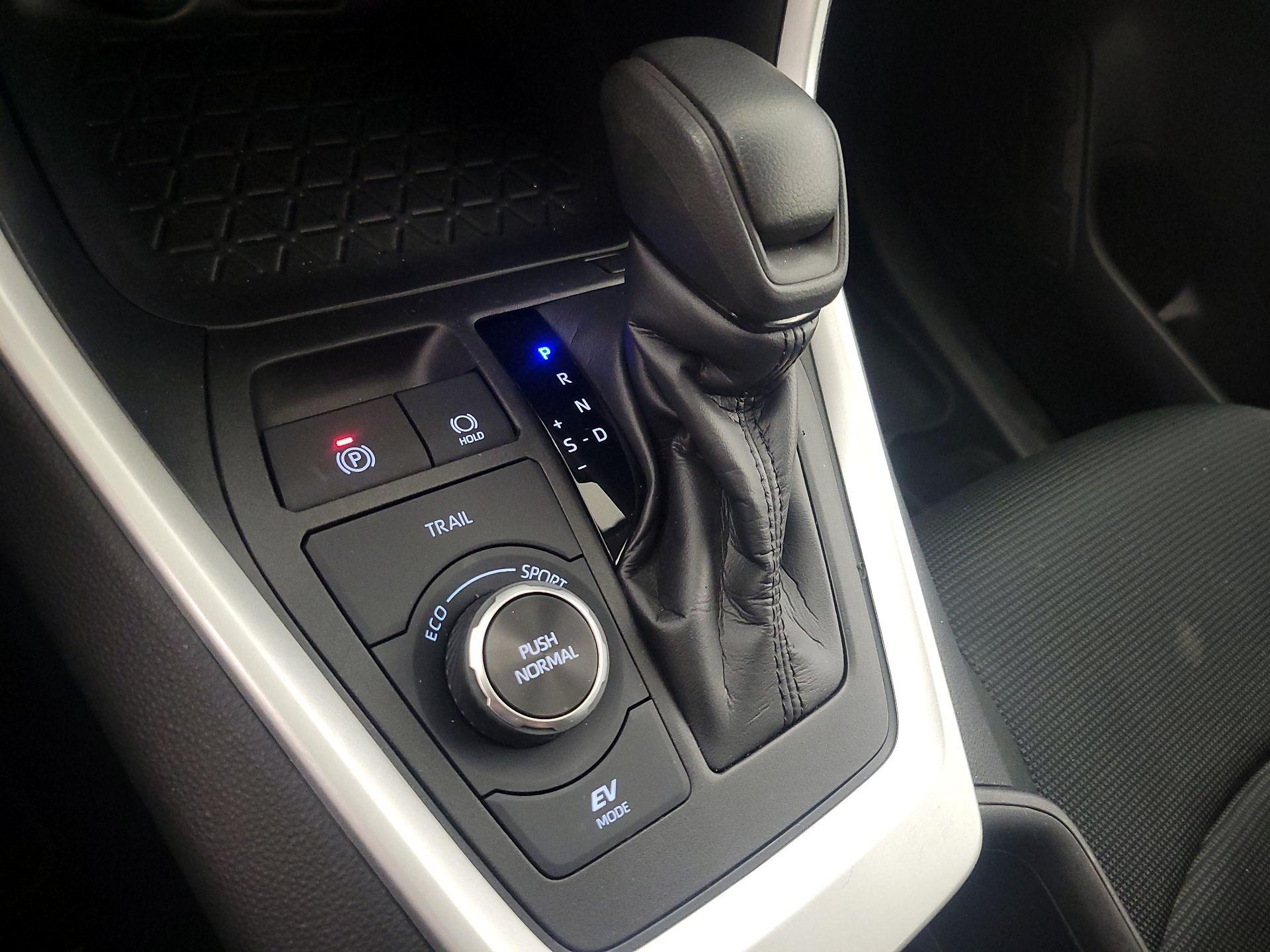 Thumbnail: 2024 Toyota RAV4 - 17