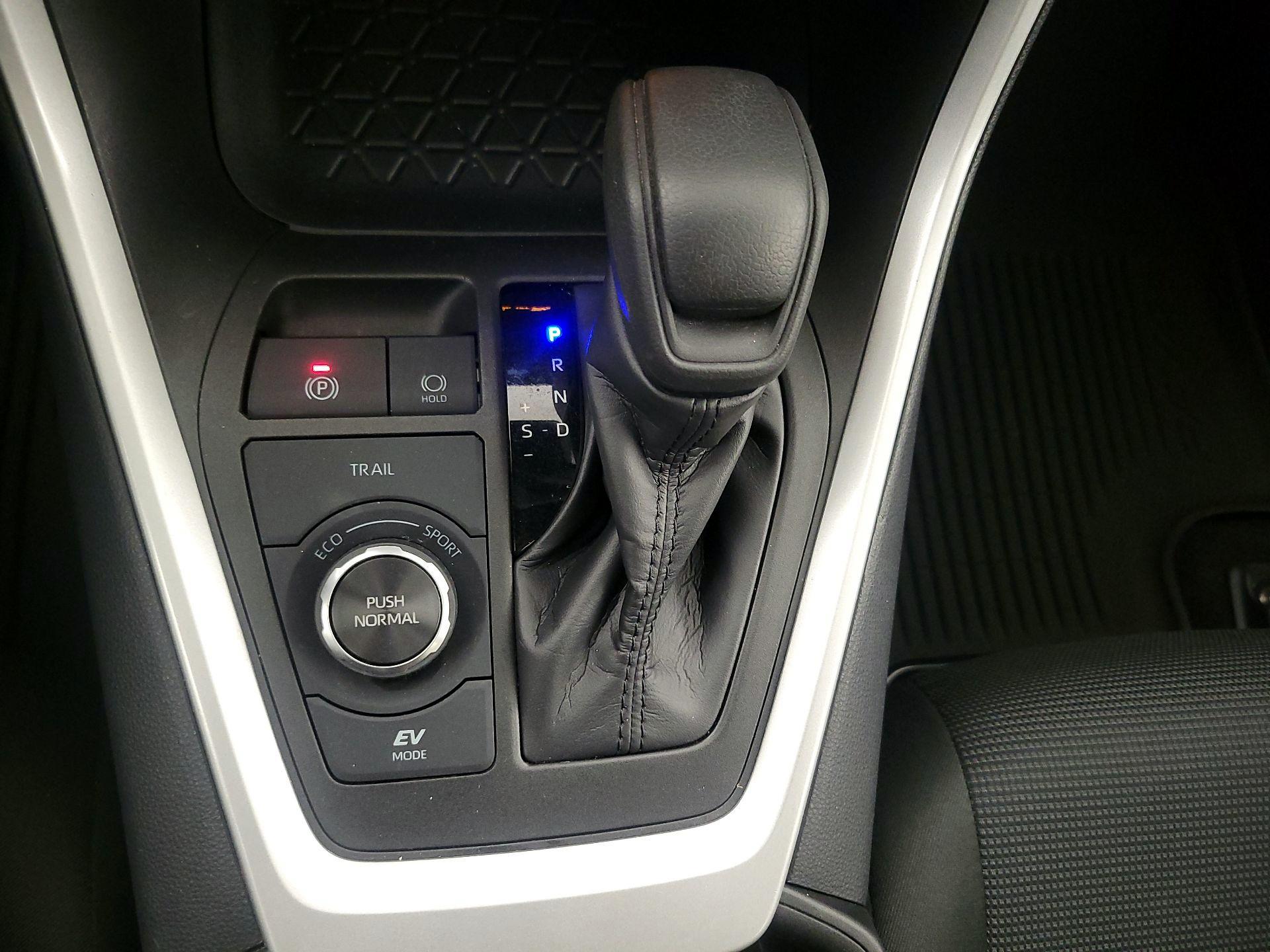 Thumbnail: 2024 Toyota RAV4 - 17