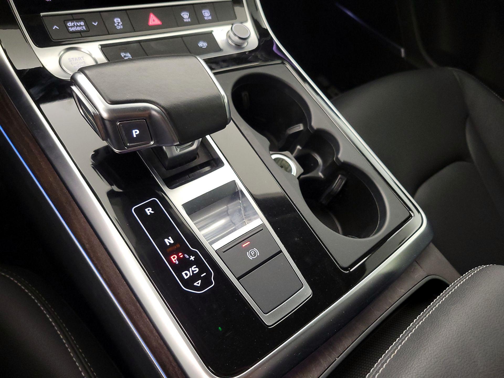 Thumbnail: 2020 Audi Q8 - 18