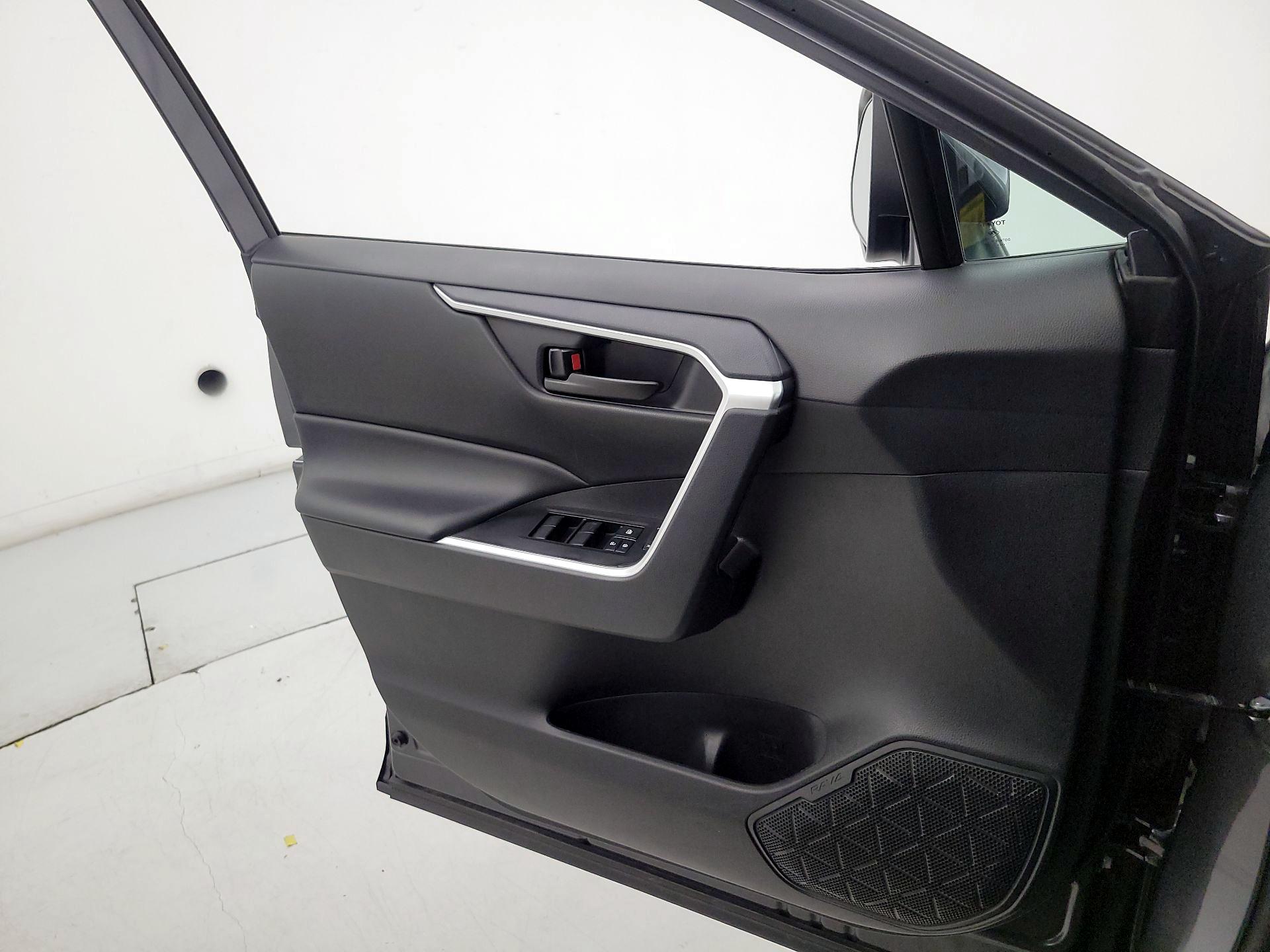 Thumbnail: 2024 Toyota RAV4 - 12