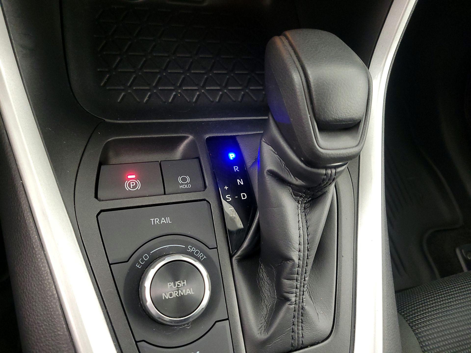 Thumbnail: 2024 Toyota RAV4 - 17